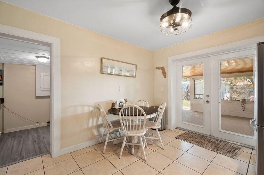 2514 SE Washington St Street, Stuart, FL 34997 — photo 5 of 16