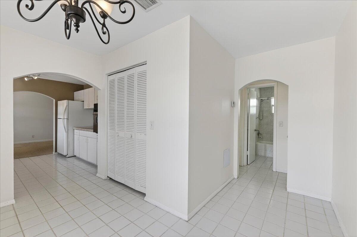 1016 N 16th Avenue 3, Hollywood, FL 33020 — photo 6 of 30