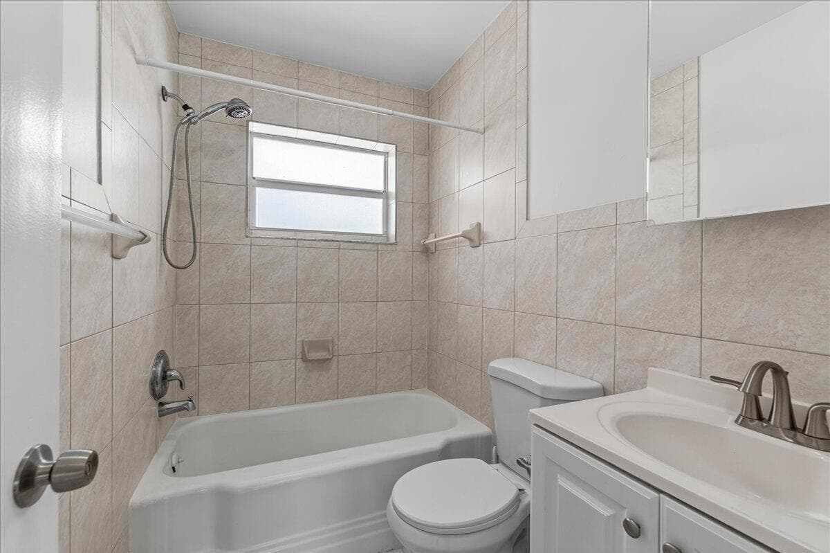 1016 N 16th Avenue 3, Hollywood, FL 33020 — photo 8 of 30