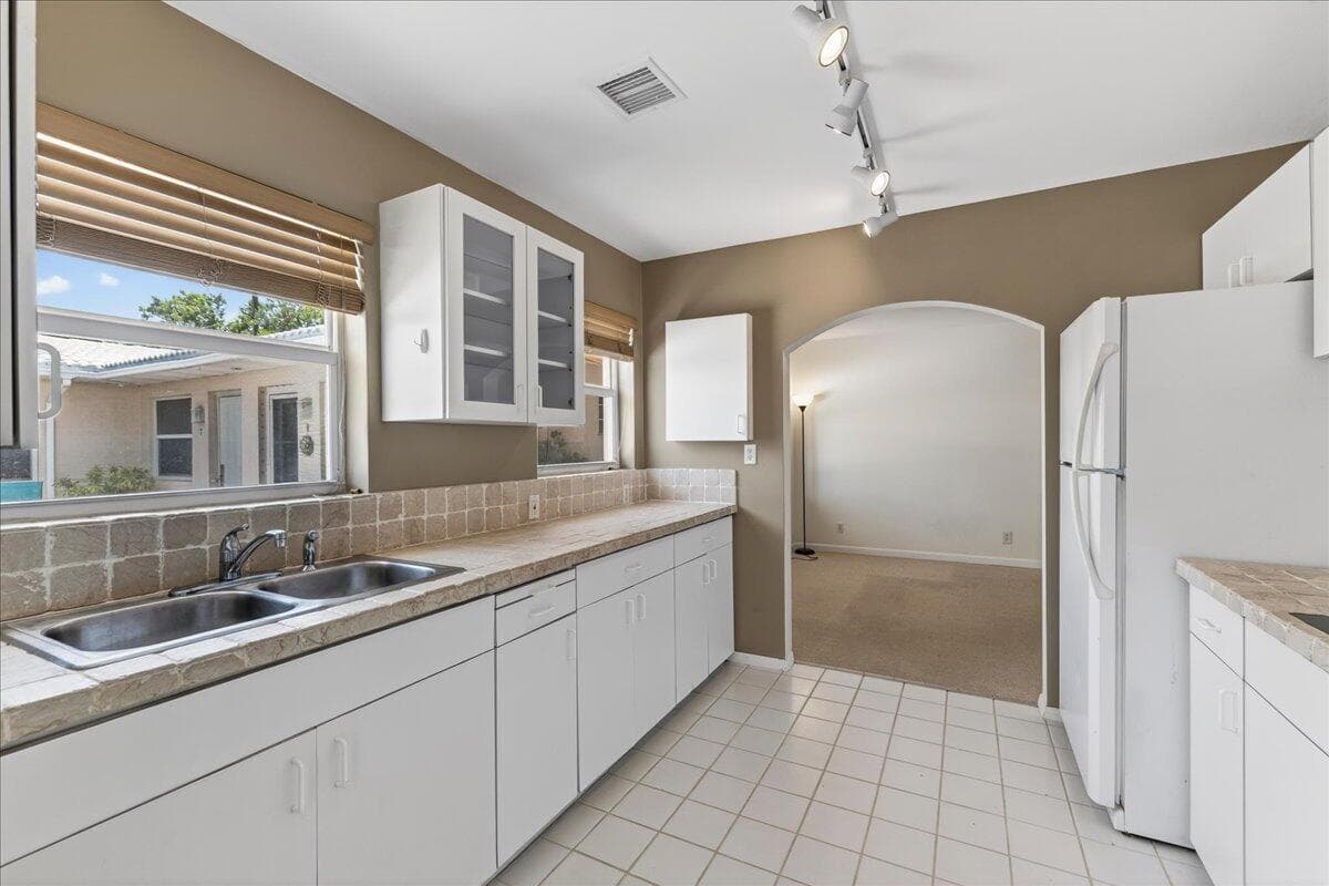 1016 N 16th Avenue 3, Hollywood, FL 33020 — photo 11 of 30