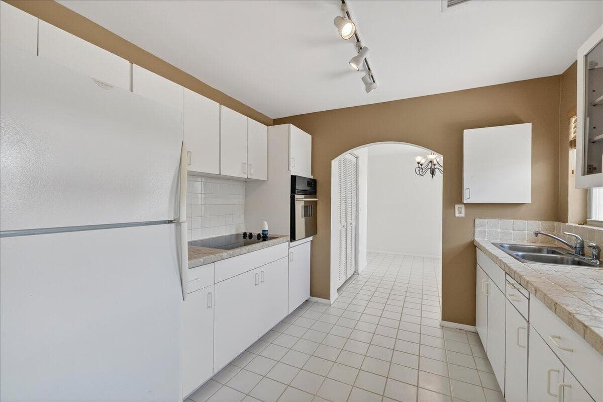 1016 N 16th Avenue 3, Hollywood, FL 33020 — photo 12 of 30