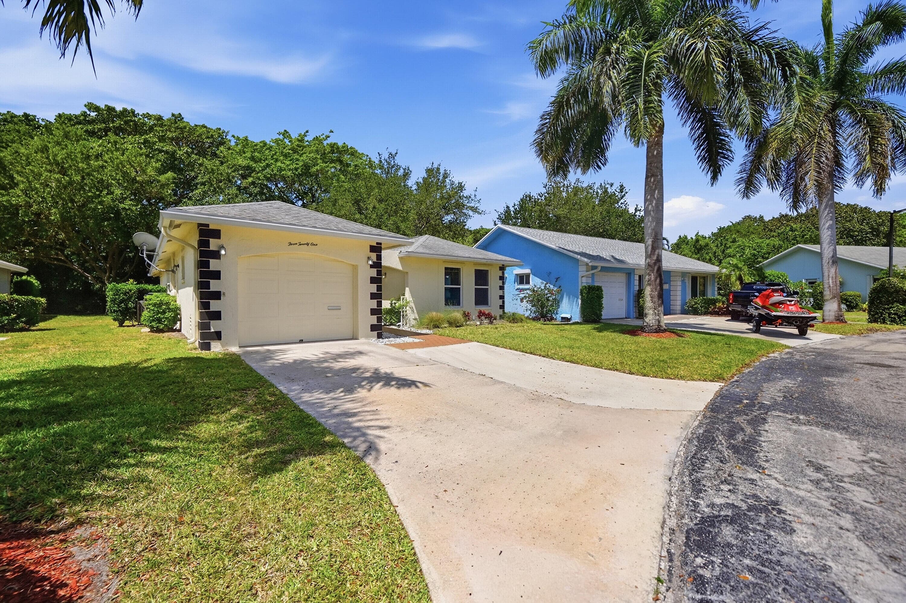 321 Del Rio Boulevard, Boca Raton, FL 33432 — photo 3 of 47