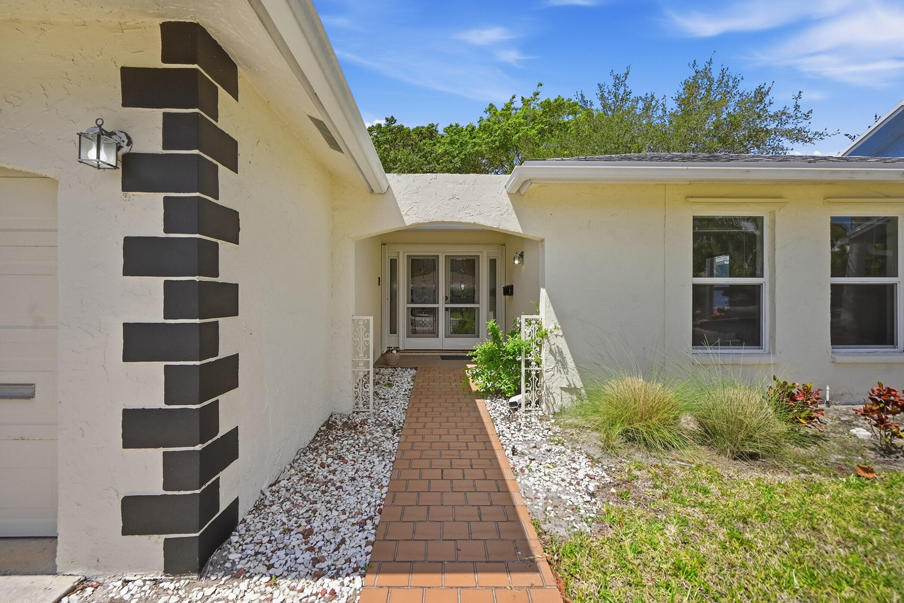 321 Del Rio Boulevard, Boca Raton, FL 33432 — photo 4 of 47