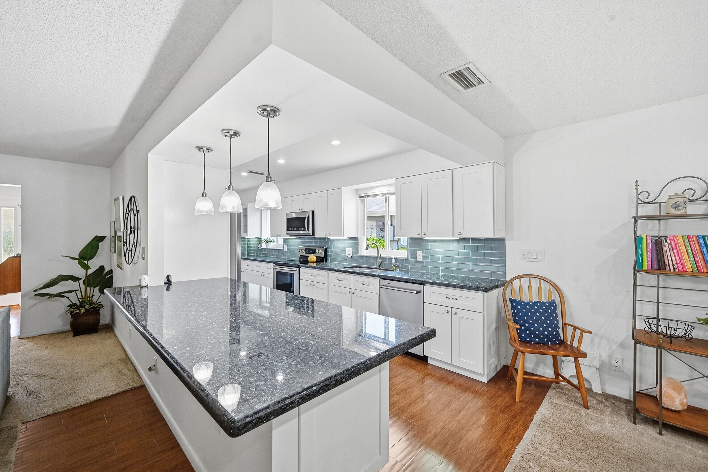 321 Del Rio Boulevard, Boca Raton, FL 33432 — photo 12 of 47