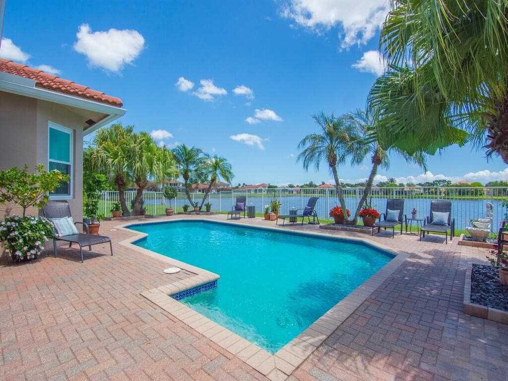 1010 SW Ruby Ave Avenue SW, Vero Beach, FL 32968 — photo 6 of 36
