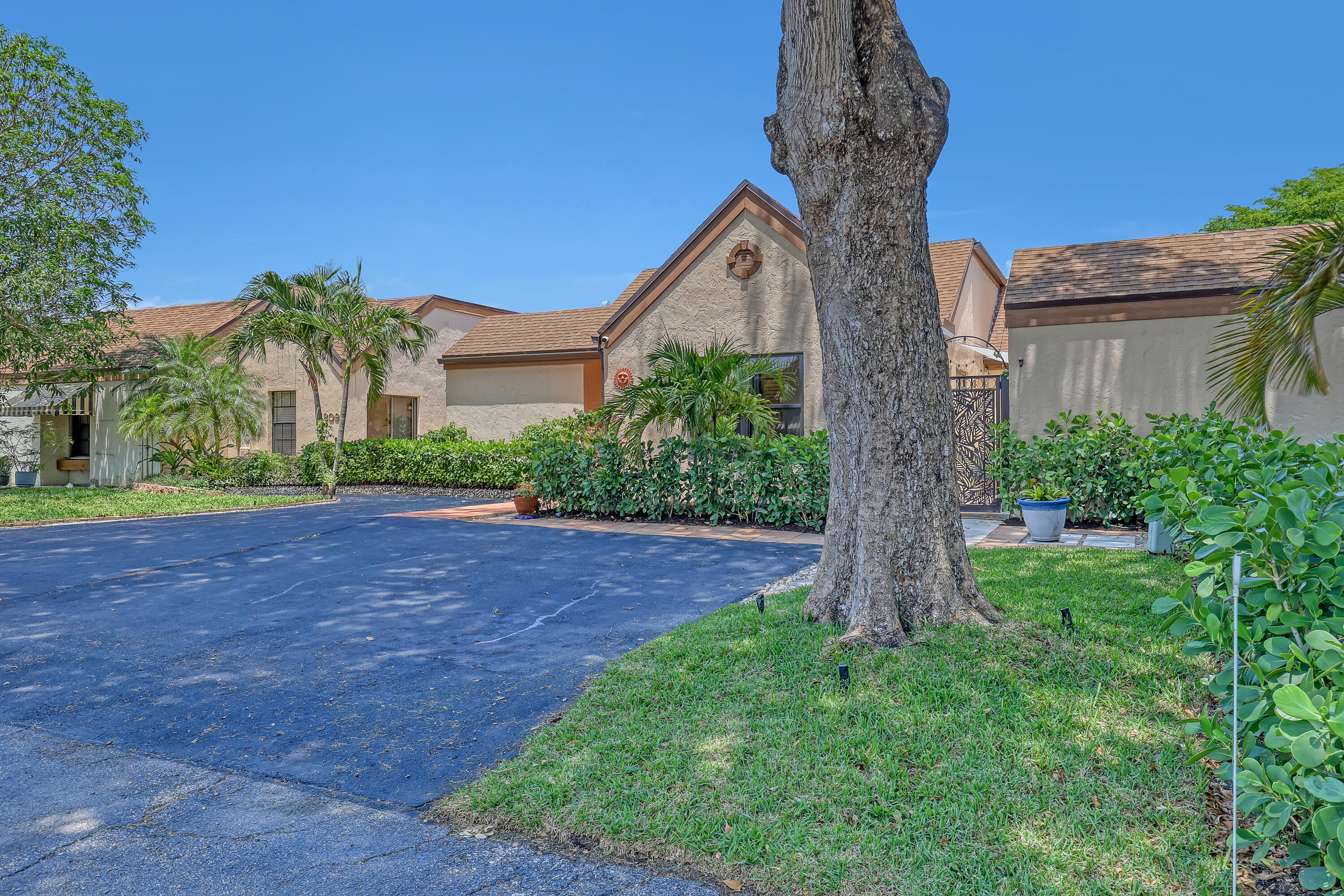 5203 Peppercorn Street, Palm Beach Gardens, FL 33418 — photo 4 of 59