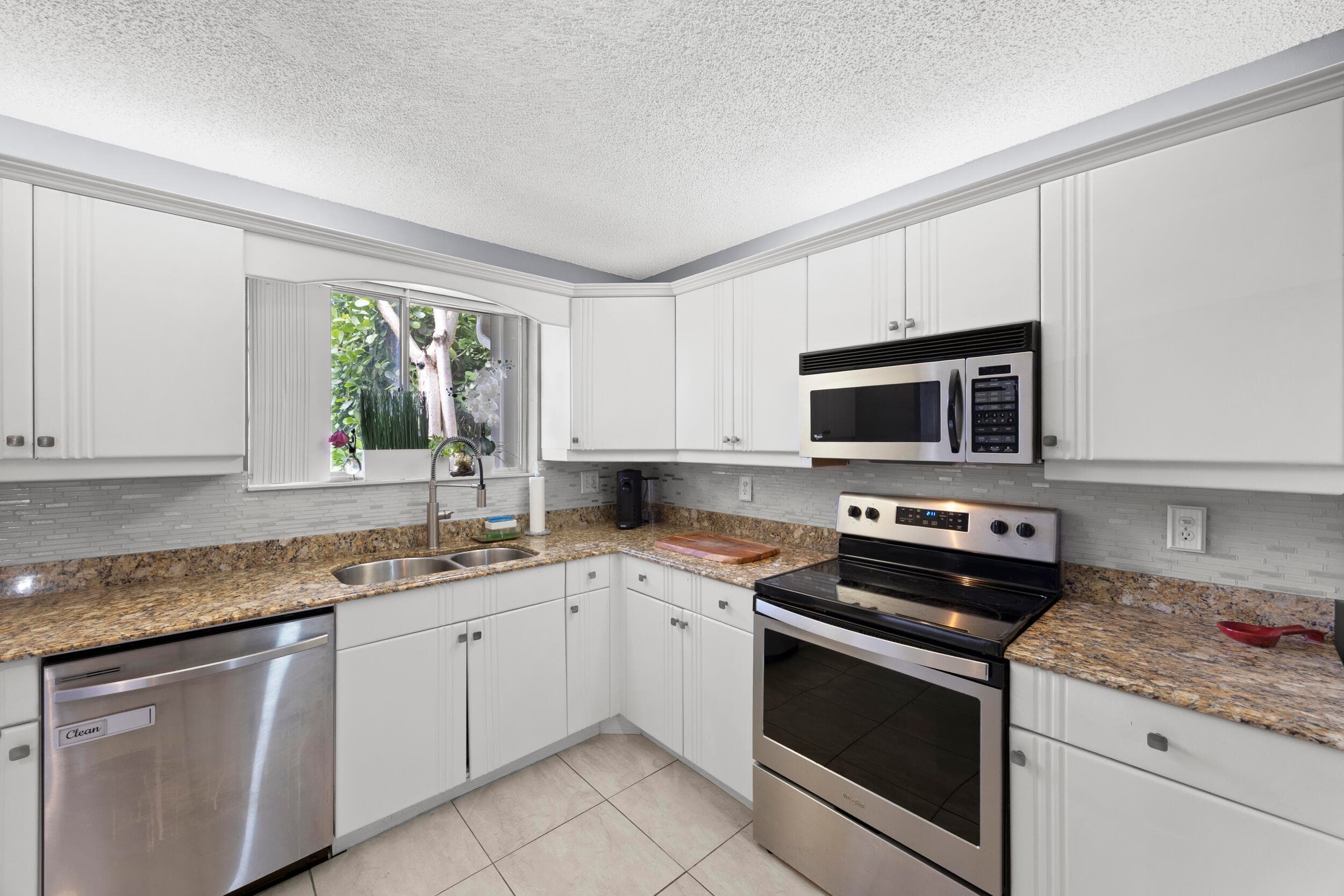 1928 Discovery Circle E, Deerfield Beach, FL 33442 — photo 10 of 40