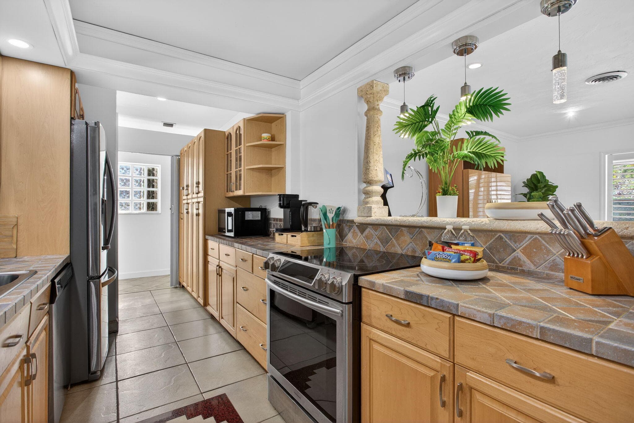 2101 NE 25th Street, Wilton Manors, FL 33305 — photo 19 of 62