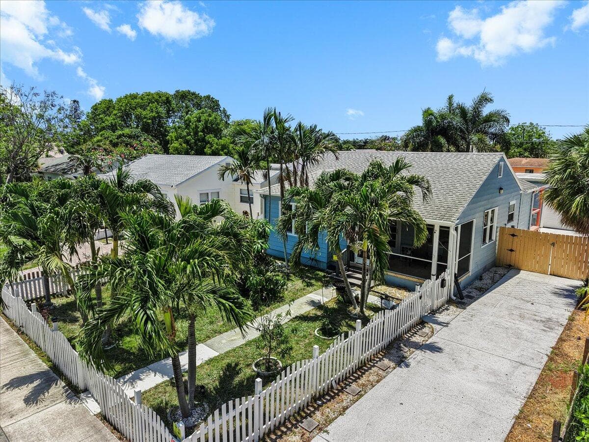 915 N K Street, Lake Worth Beach, FL 33460 — photo 31 of 38