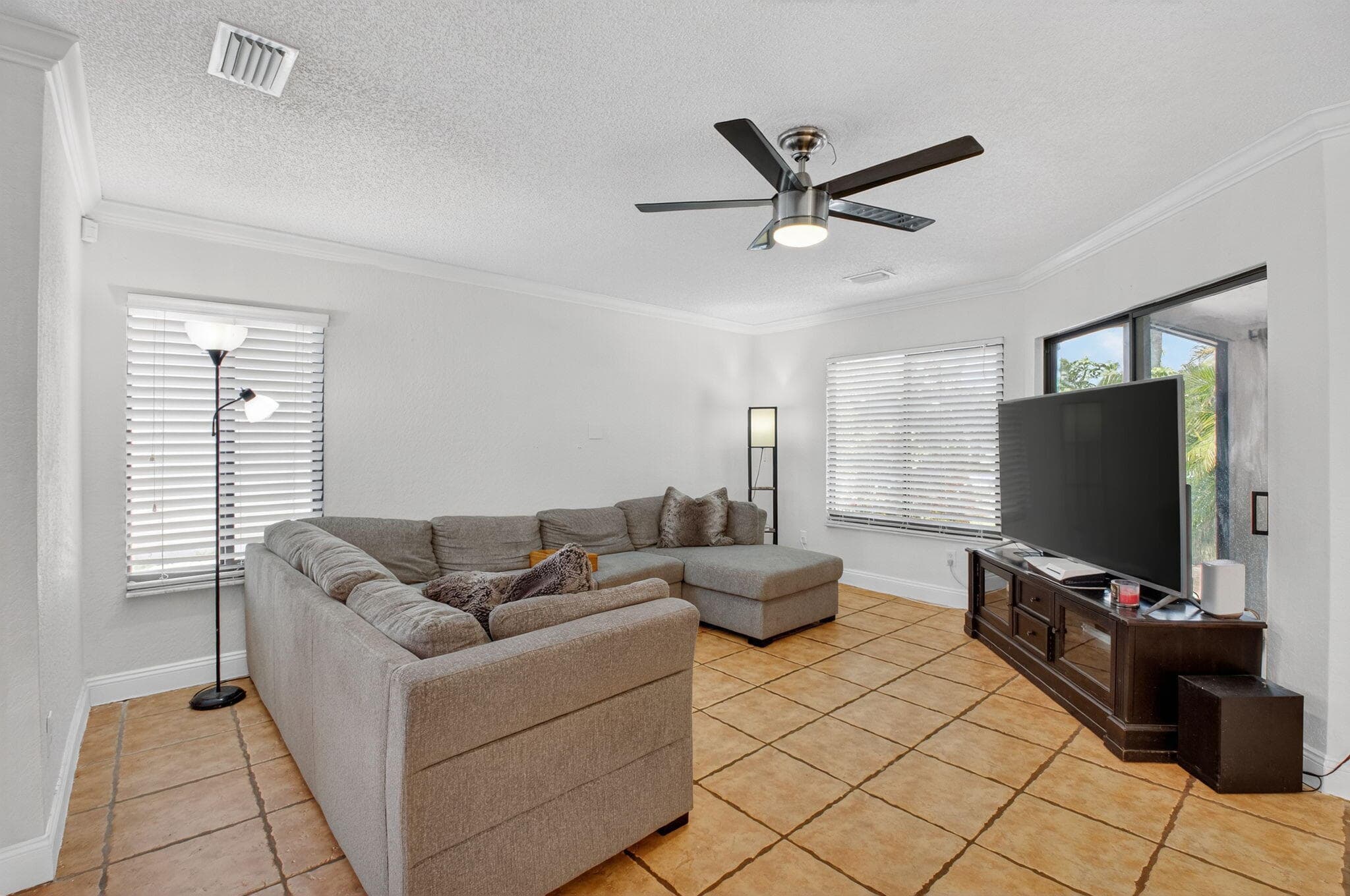 9667 Sunny Isle Circle, Boca Raton, FL 33428 — photo 7 of 46