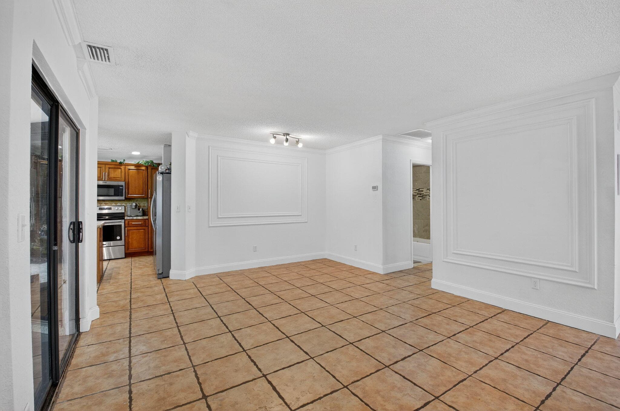 9667 Sunny Isle Circle, Boca Raton, FL 33428 — photo 9 of 46