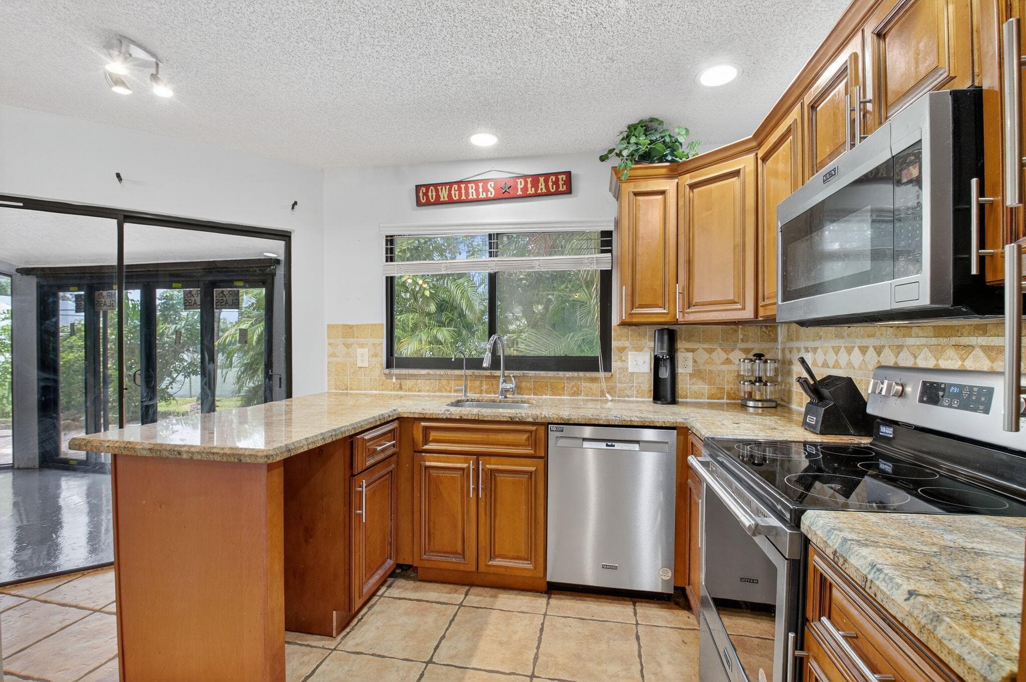 9667 Sunny Isle Circle, Boca Raton, FL 33428 — photo 14 of 46