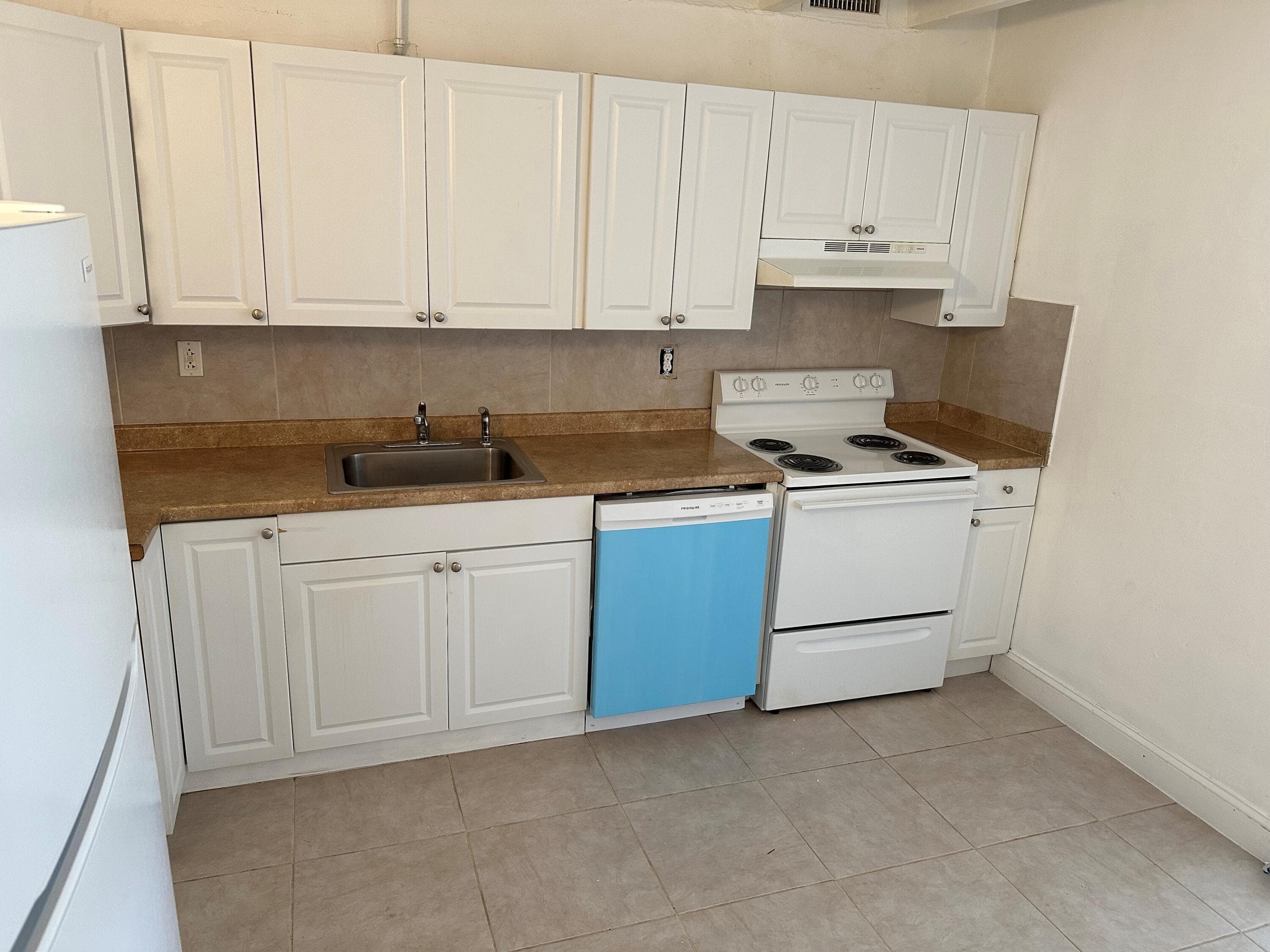 330 NW 20th Street 210, Boca Raton, FL 33431 — photo 3 of 6