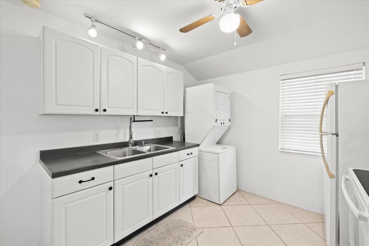 915 N K Street, Lake Worth Beach, FL 33460 — photo 22 of 39