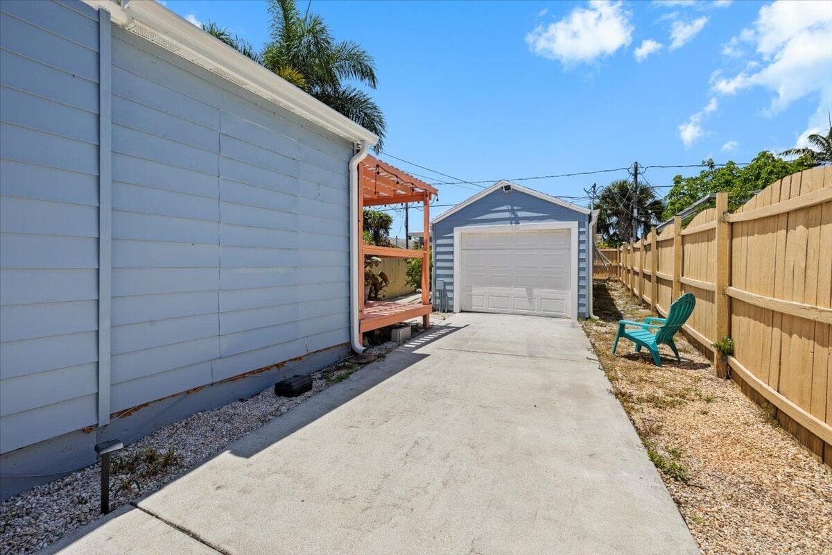 915 N K Street, Lake Worth Beach, FL 33460 — photo 27 of 39