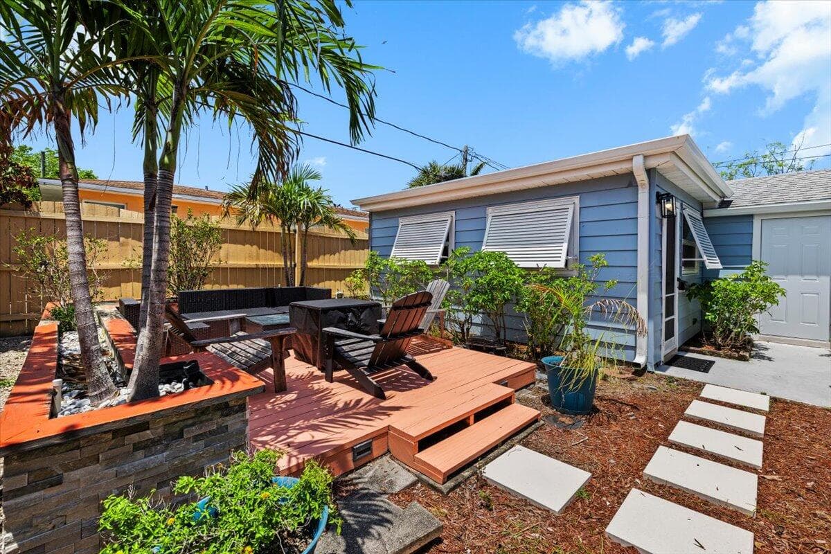 915 N K Street, Lake Worth Beach, FL 33460 — photo 29 of 39