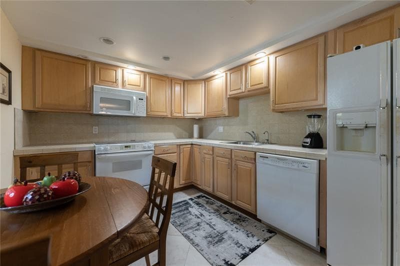 3700 Oaks Clubhouse Drive 103, Pompano Beach, FL 33069 — photo 67 of 78