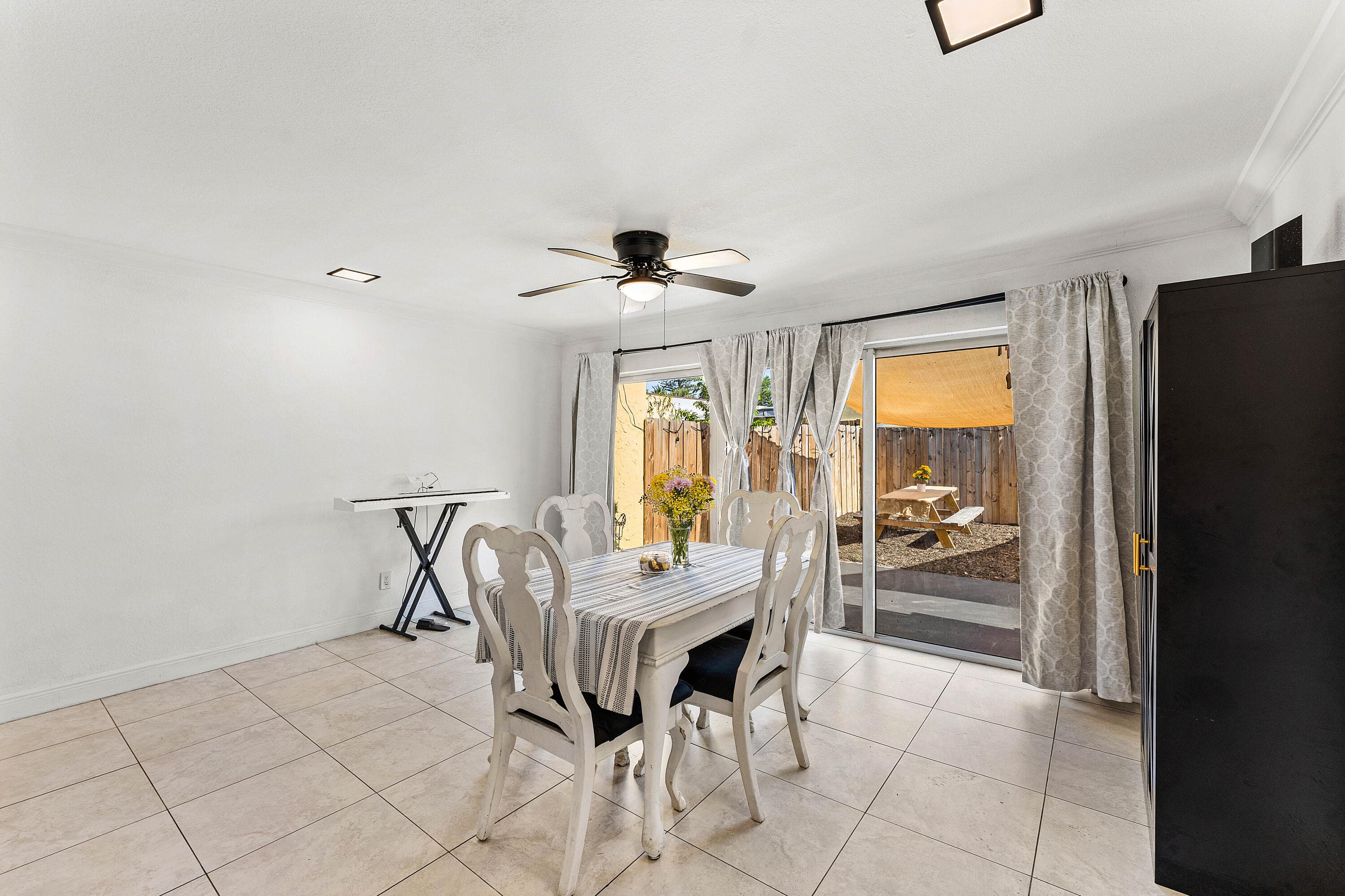 250 NW 43rd Place, Pompano Beach, FL 33064 — photo 5 of 34