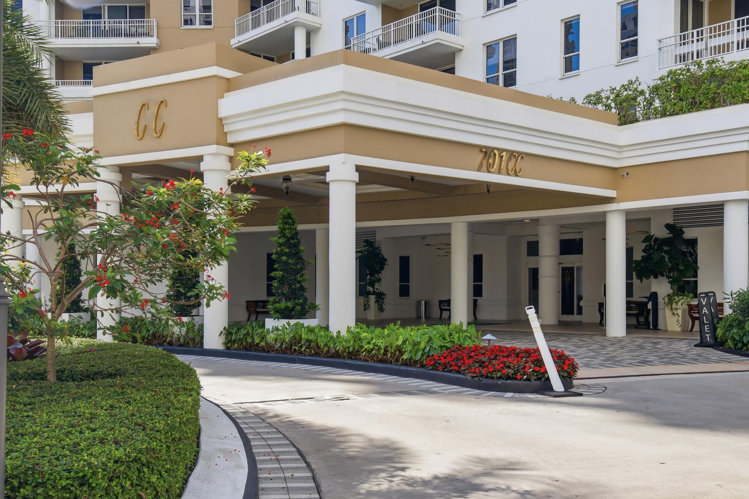 701 Brickell Key Boulevard 610, Miami, FL 33131 — photo 2 of 40