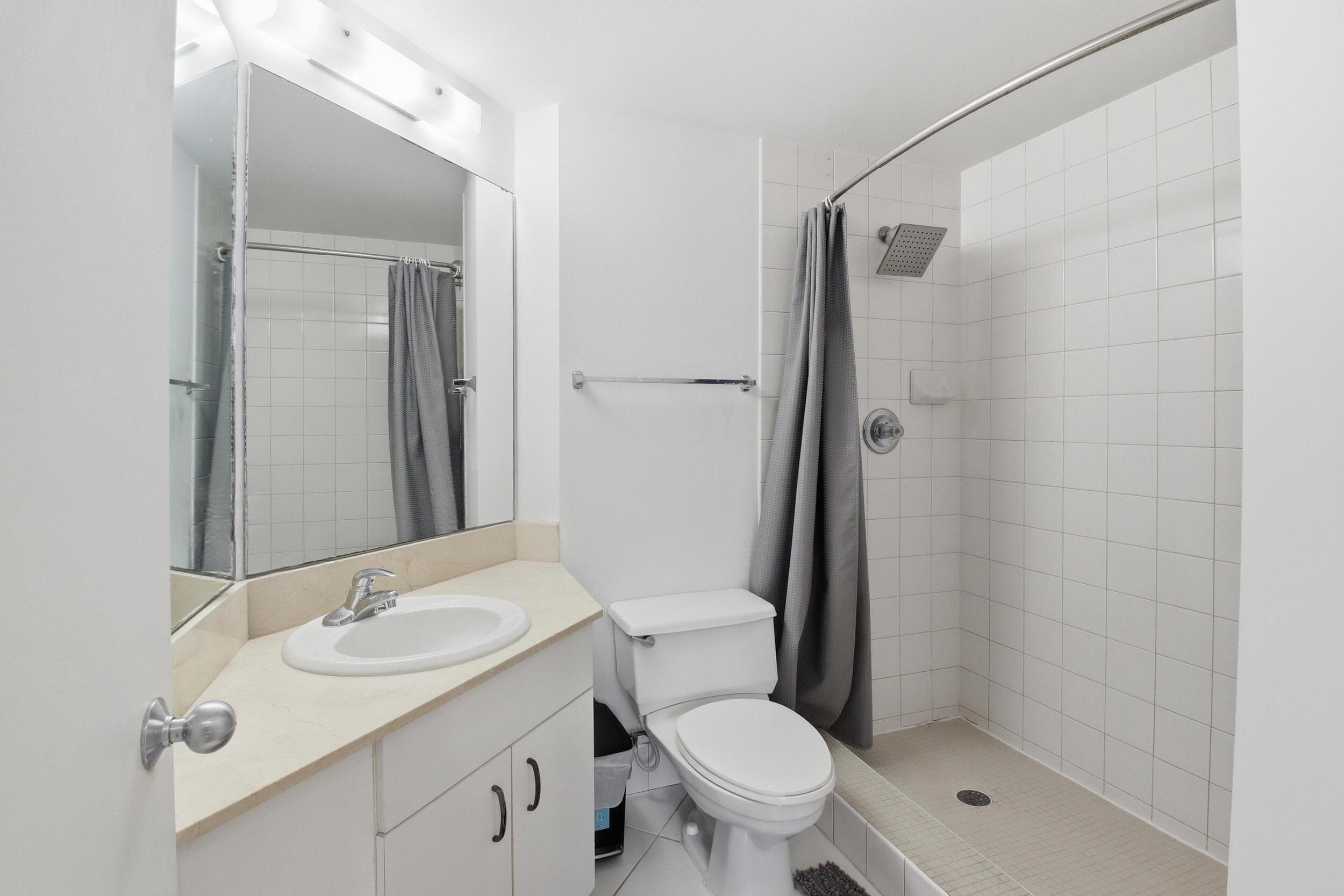 701 Brickell Key Boulevard 610, Miami, FL 33131 — photo 18 of 40