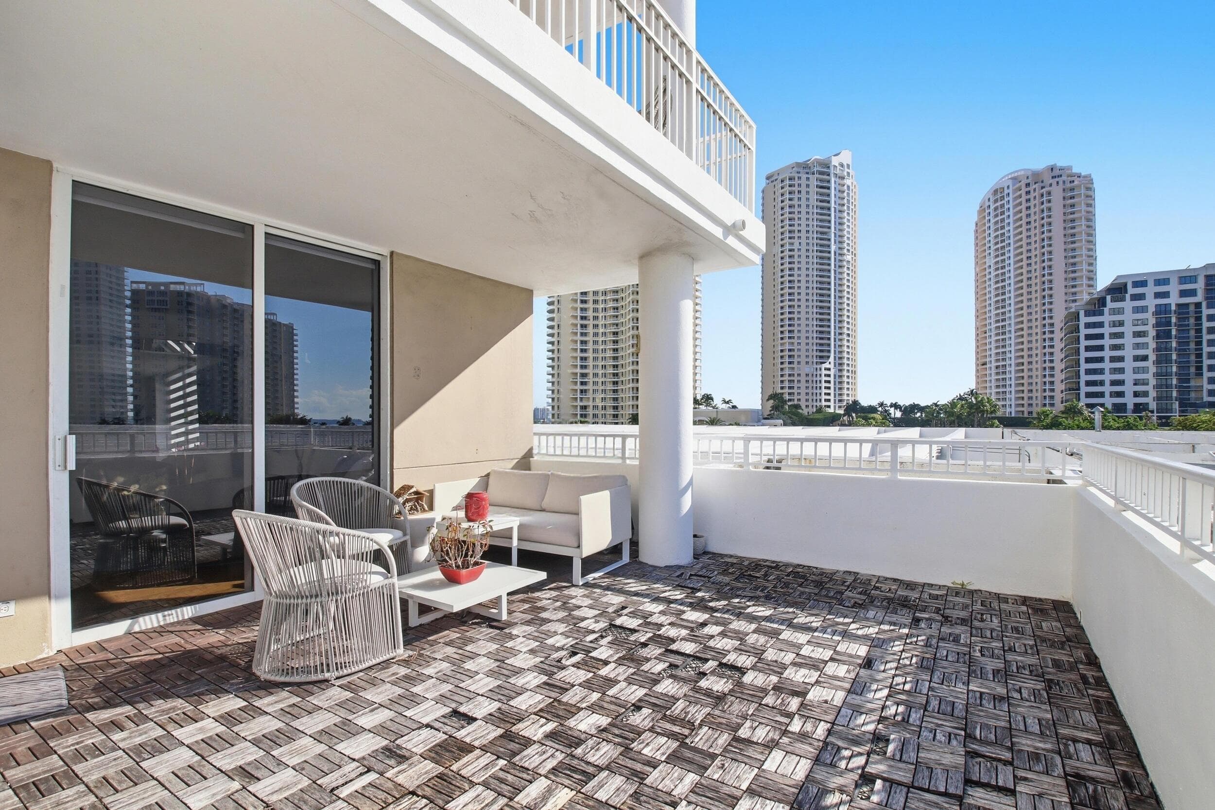 701 Brickell Key Boulevard 610, Miami, FL 33131 — photo 19 of 40