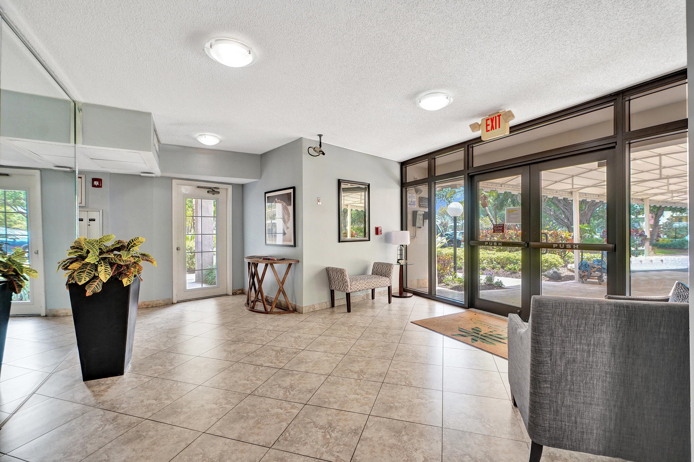 545 Oaks Lane 204, Pompano Beach, FL 33069 — photo 18 of 59