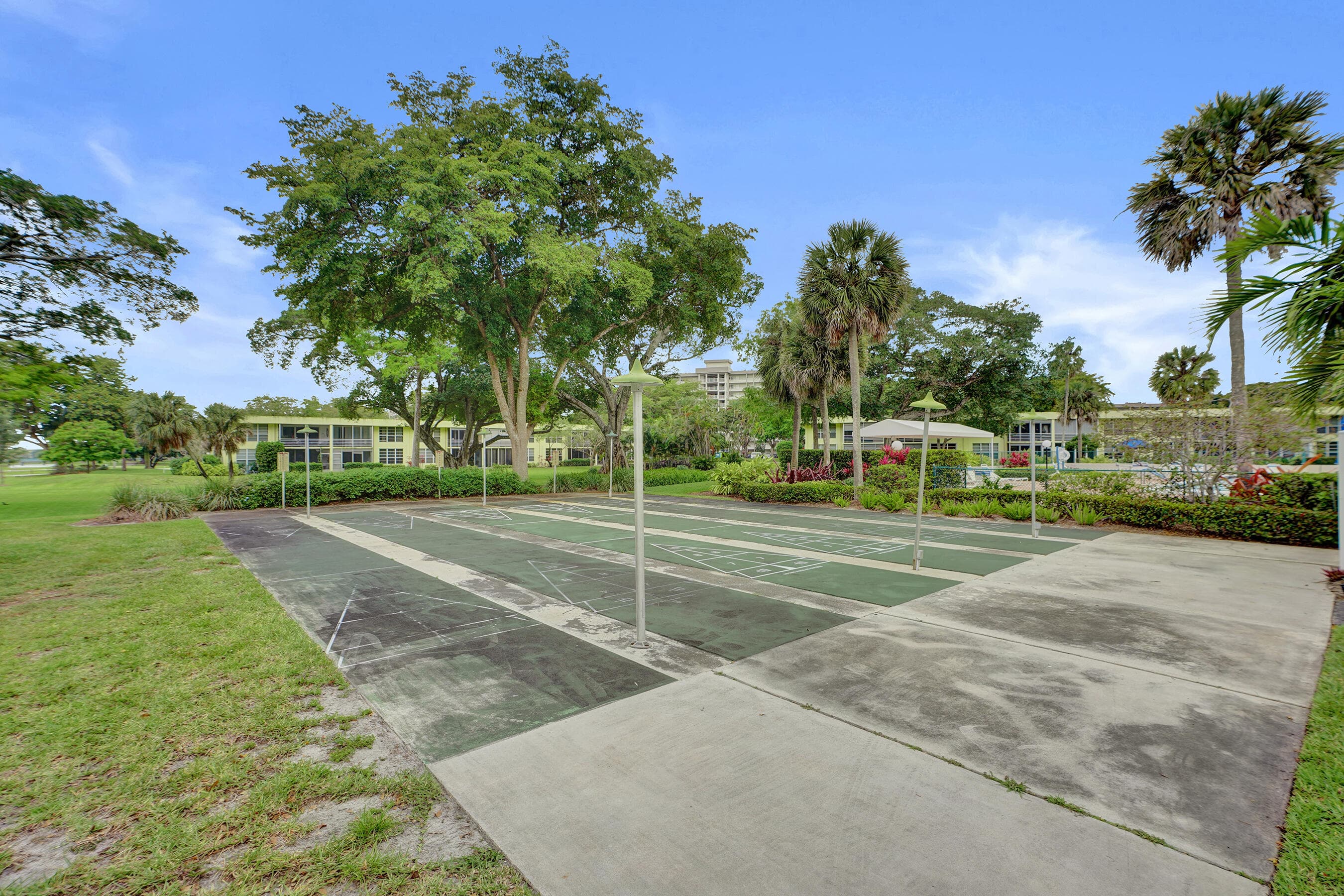 545 Oaks Lane 204, Pompano Beach, FL 33069 — photo 12 of 59