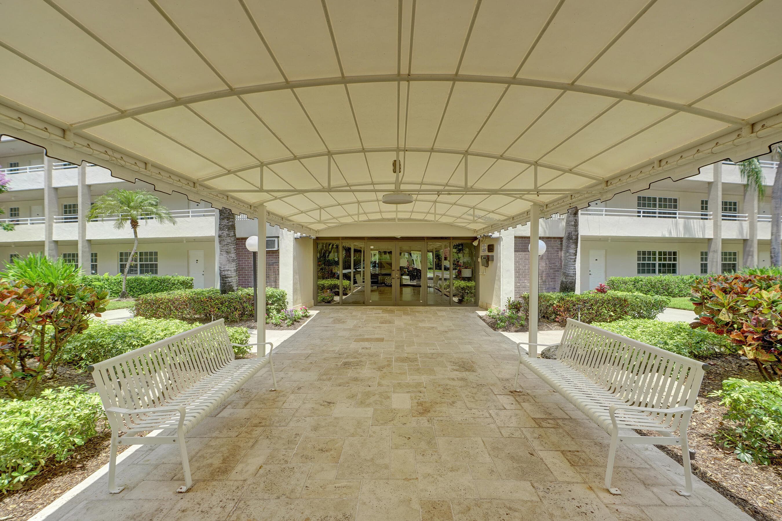 545 Oaks Lane 204, Pompano Beach, FL 33069 — photo 17 of 59