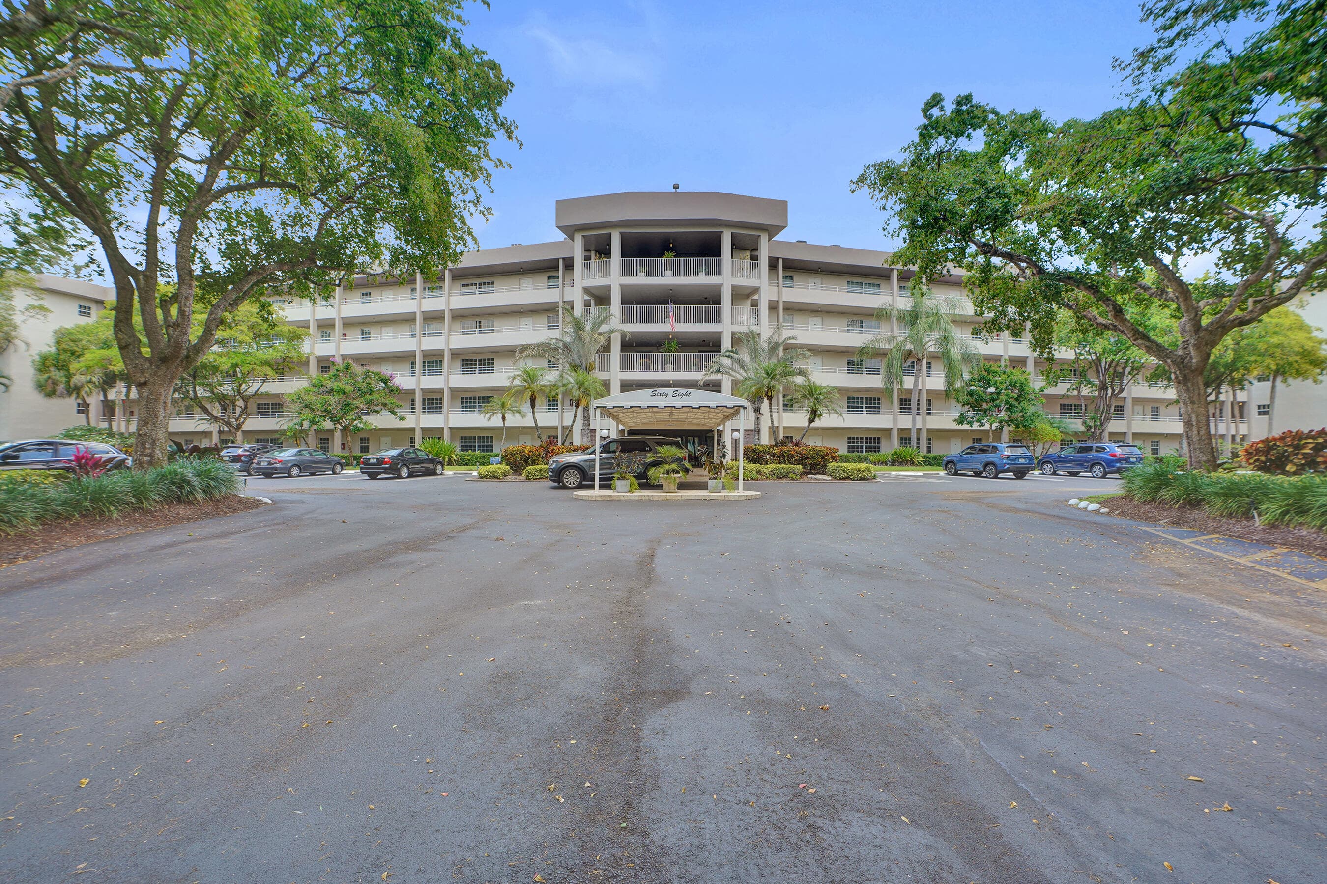 545 Oaks Lane 204, Pompano Beach, FL 33069 — photo 14 of 59