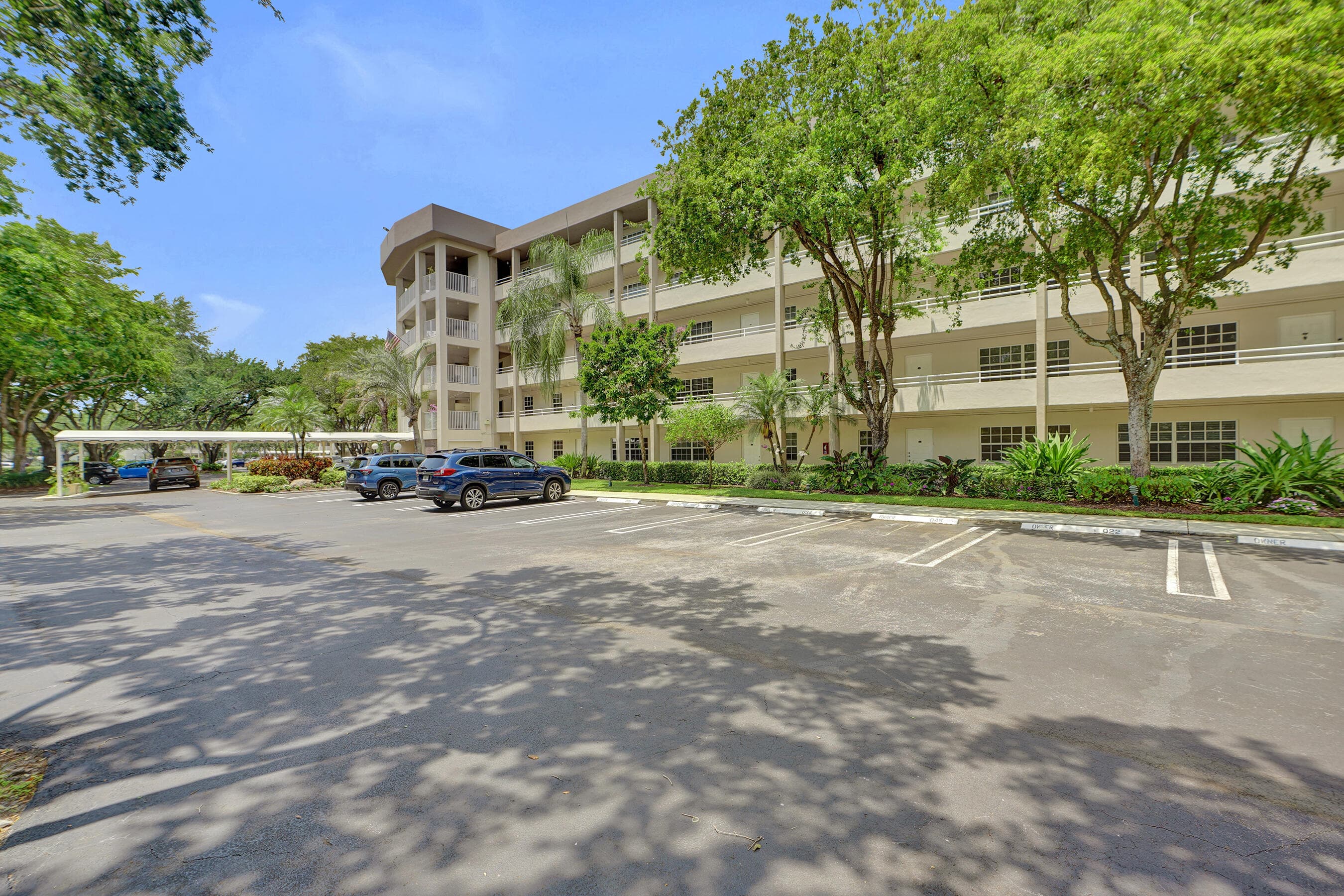 545 Oaks Lane 204, Pompano Beach, FL 33069 — photo 16 of 59