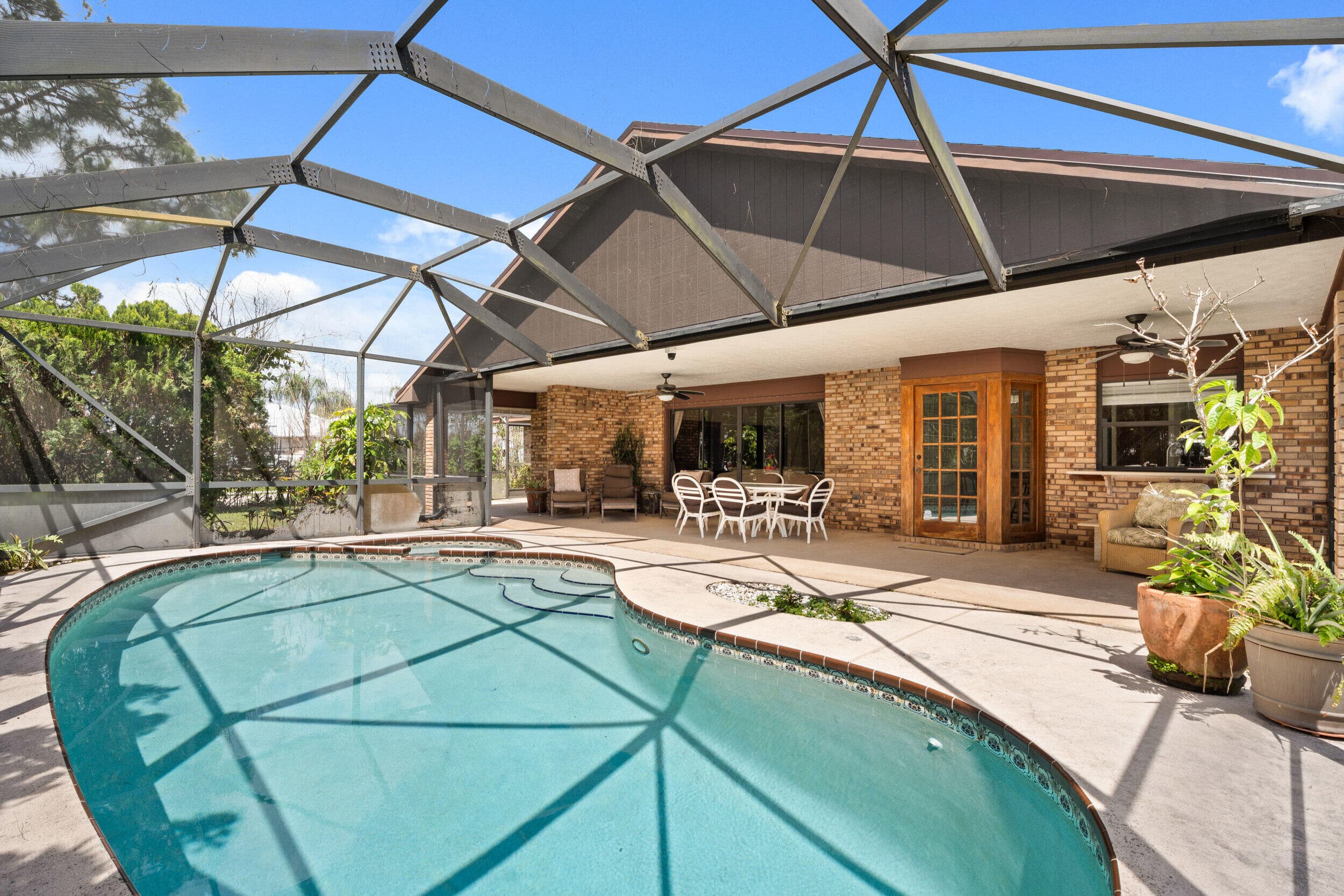 472 SE Majestic Terrace, Port St. Lucie, FL 34983 — photo 1 of 40
