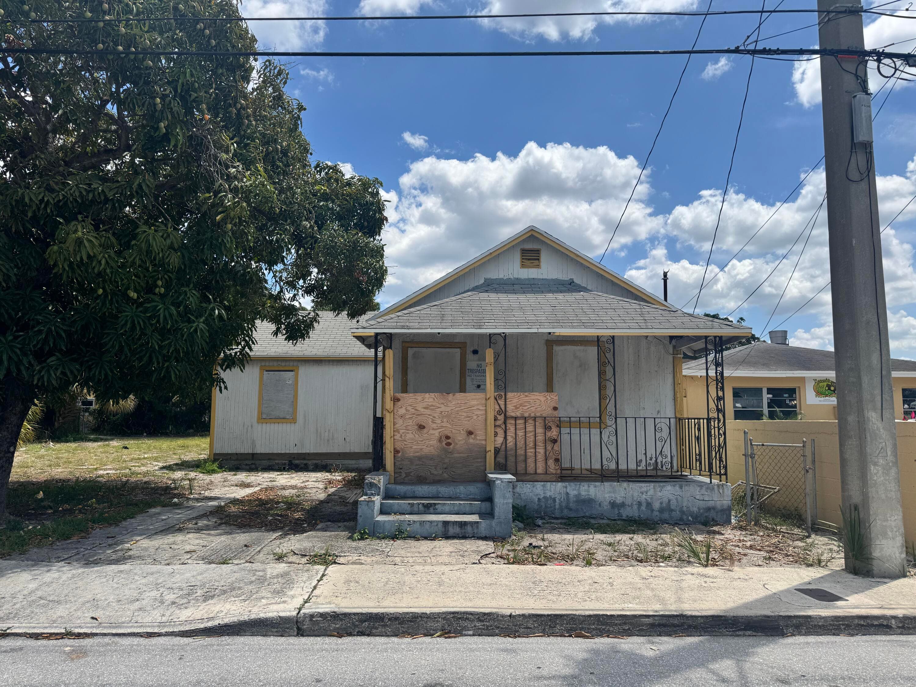 536 22nd Street, West Palm Beach, FL 33407 — photo 1 of 7
