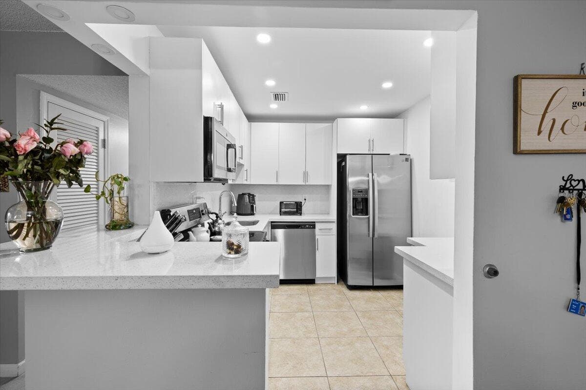 8280 SW 24th Street 7302, North Lauderdale, FL 33068 — photo 2 of 21