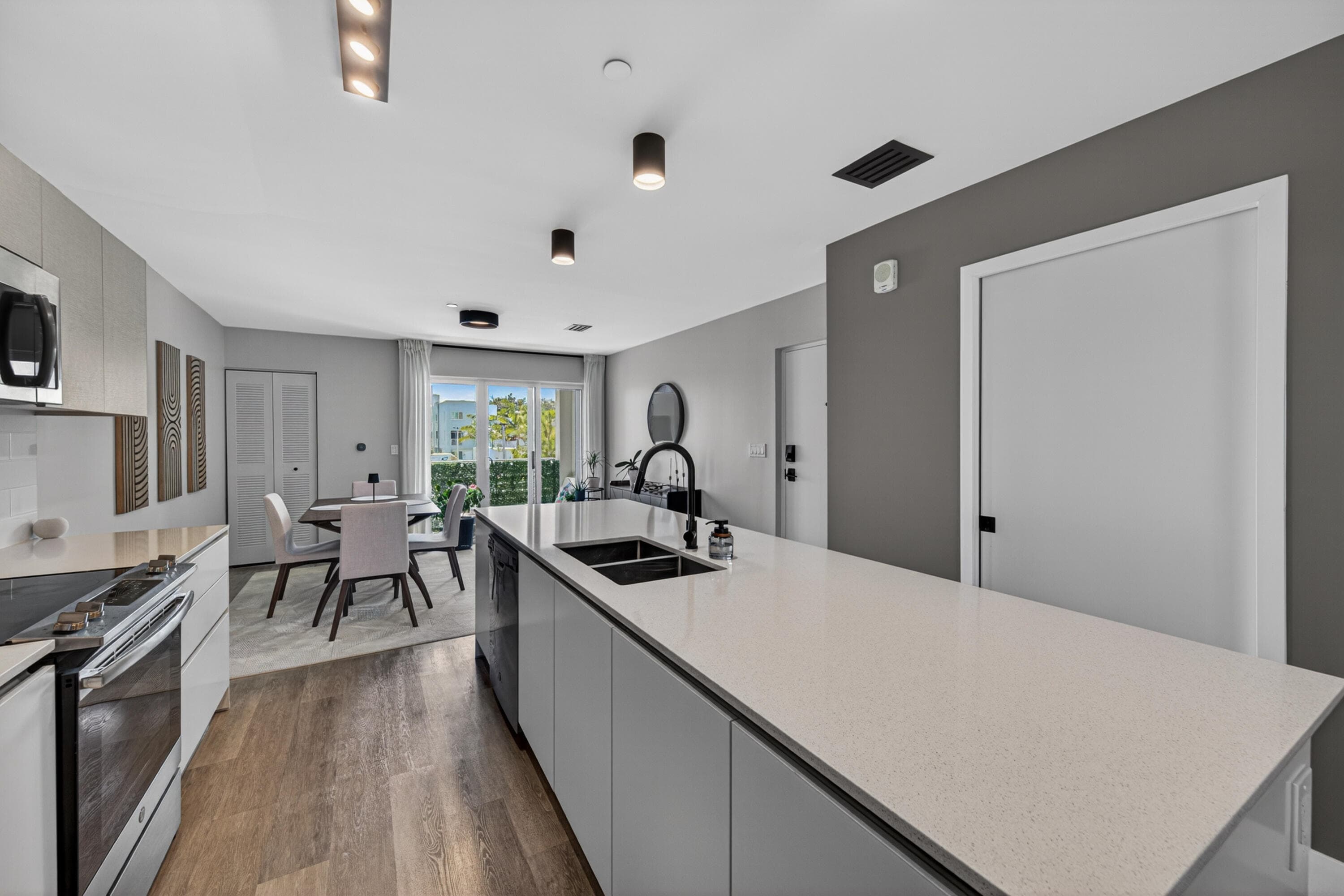 2535 NE 193rd Street 3203, Miami, FL 33180 — photo 7 of 51
