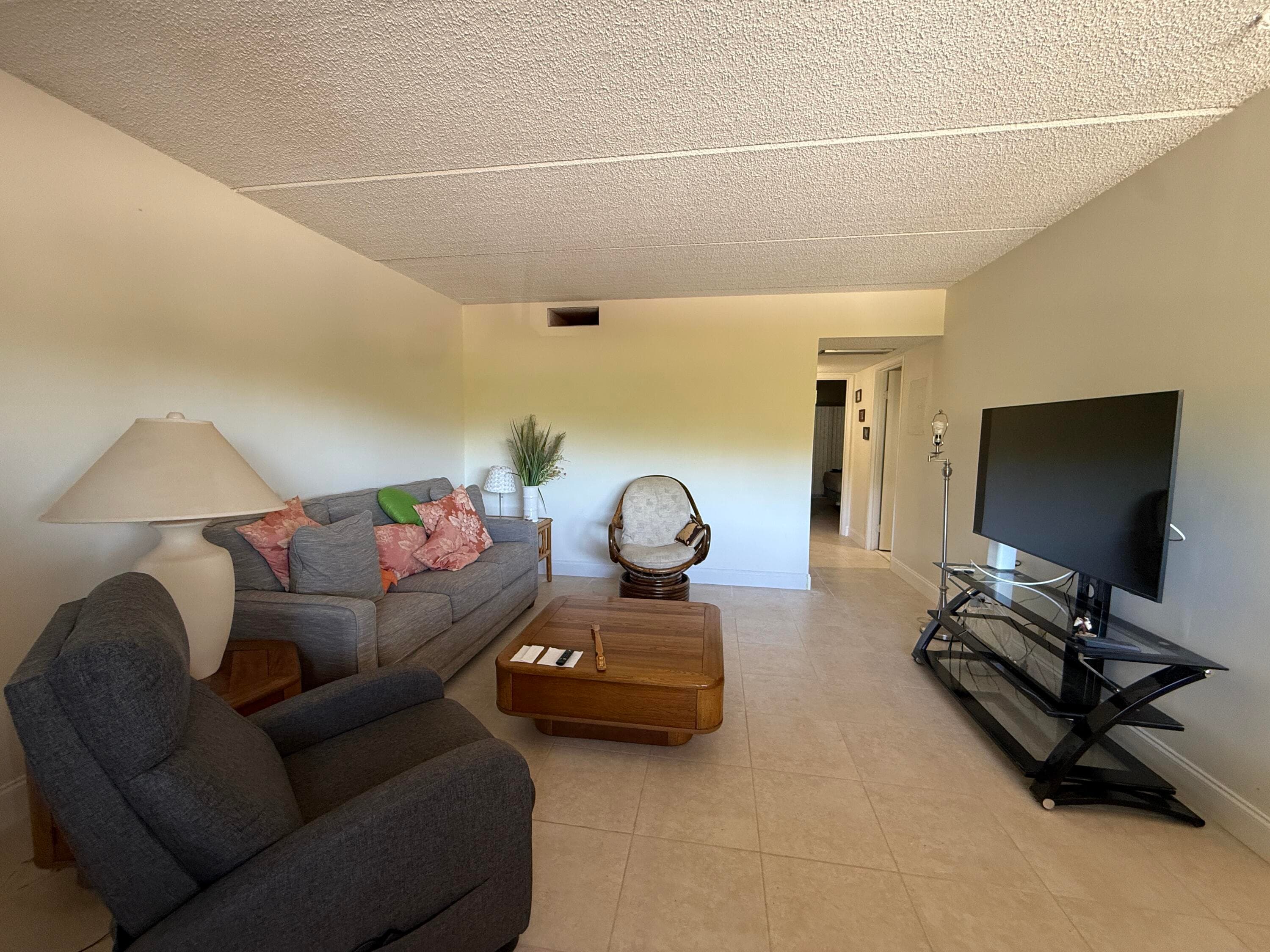 3300 Springdale Boulevard 202, Palm Springs, FL 33461 — photo 3 of 11