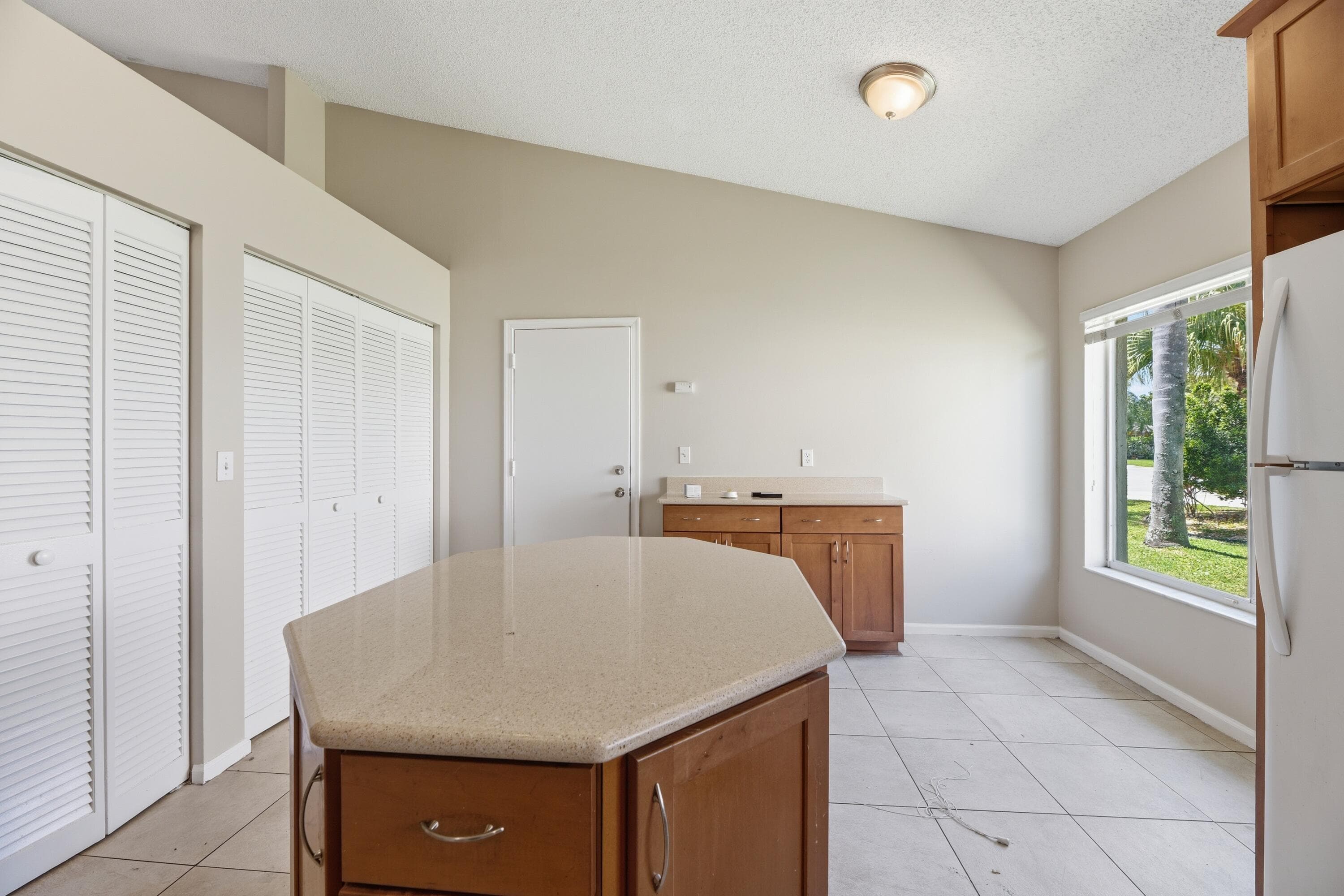 5233 Rosen Boulevard, Boynton Beach, FL 33472 — photo 13 of 31