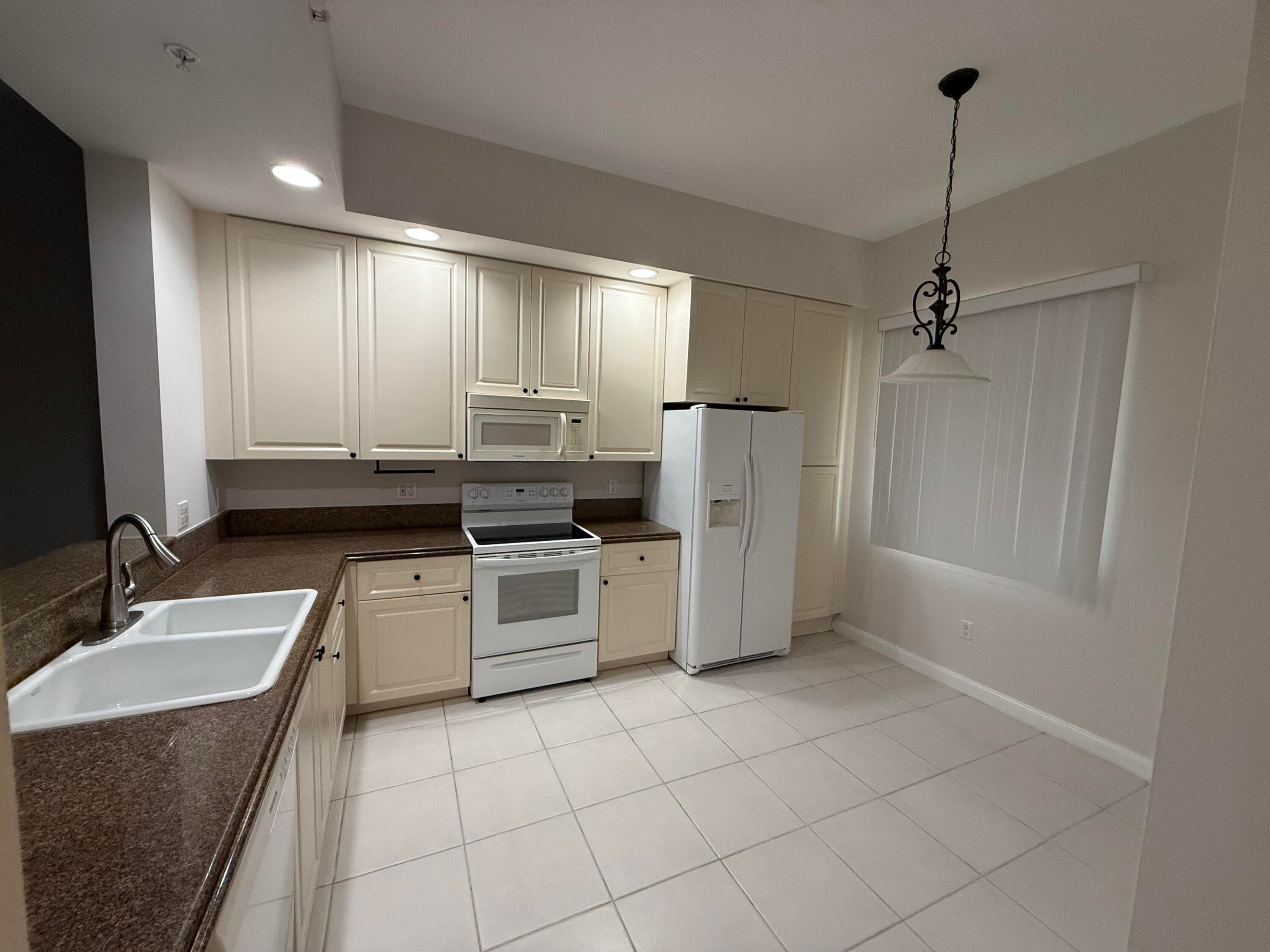 20 Harbour Isle Drive W Ph01, Fort Pierce, FL 34949 — photo 2 of 18