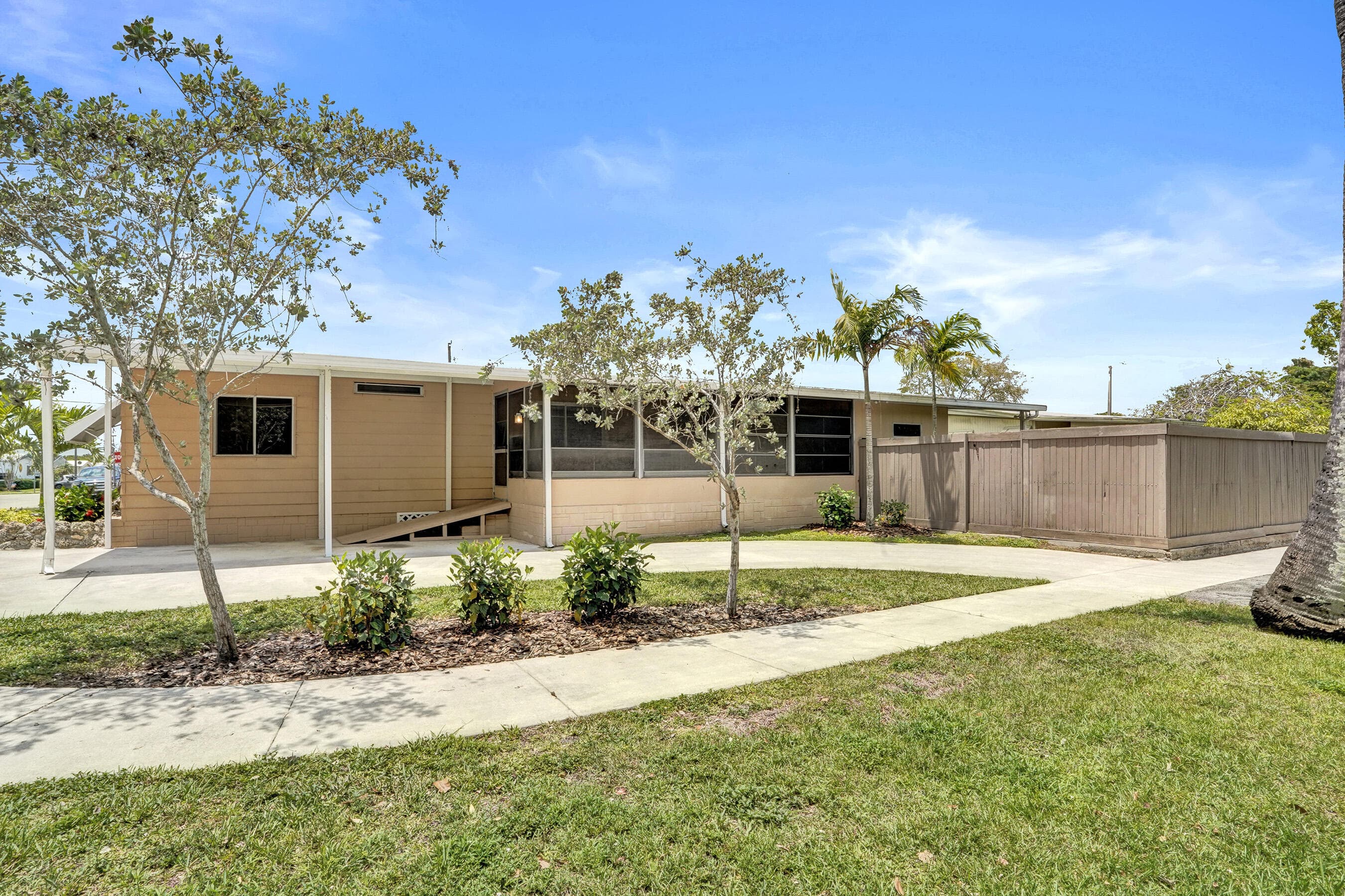 21411 NW 3rd Street, Pembroke Pines, FL 33029 — photo 9 of 52