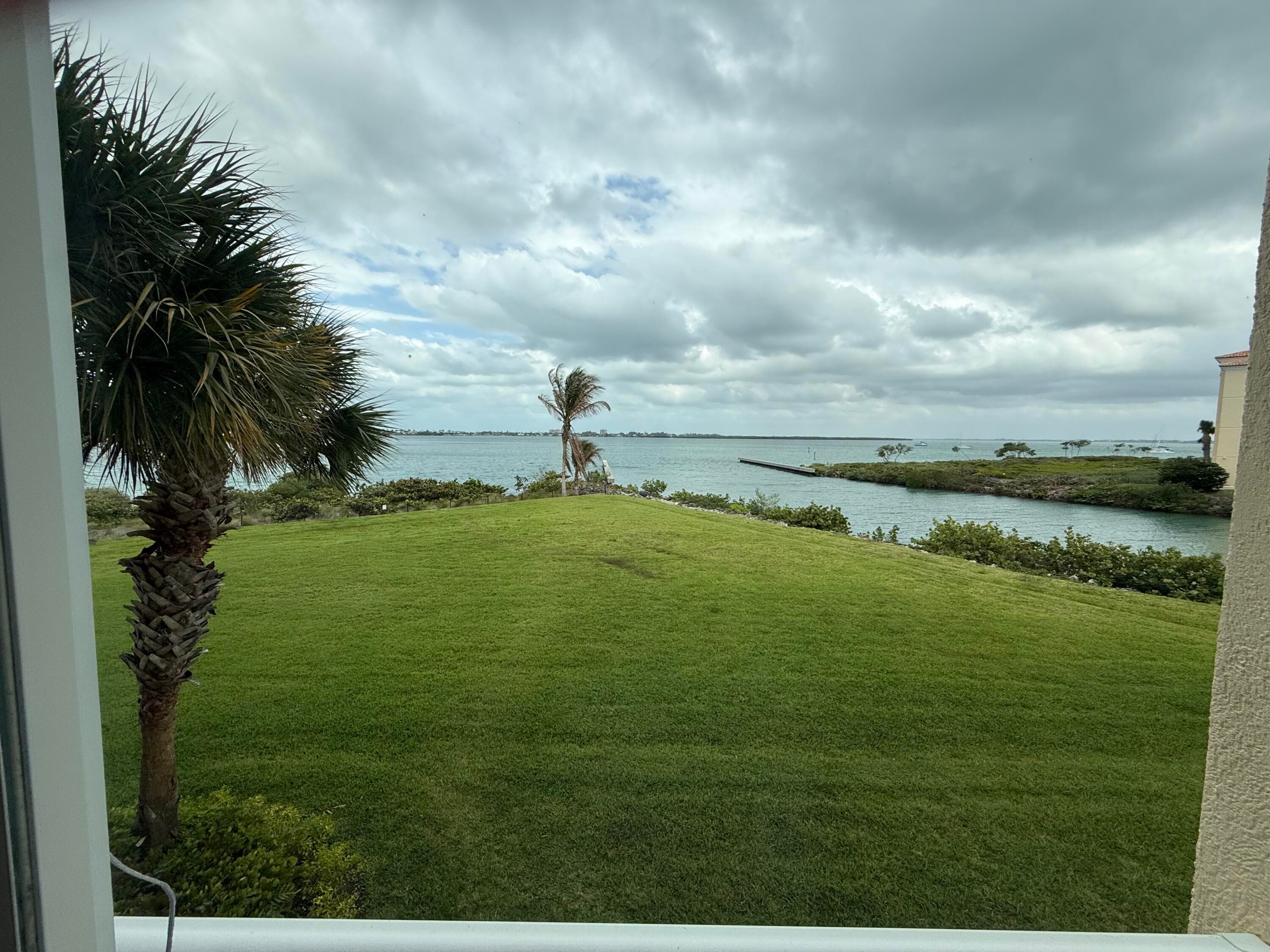 4 Harbour Isle Drive E Unit 204, Fort Pierce, FL 34949 — photo 17 of 32