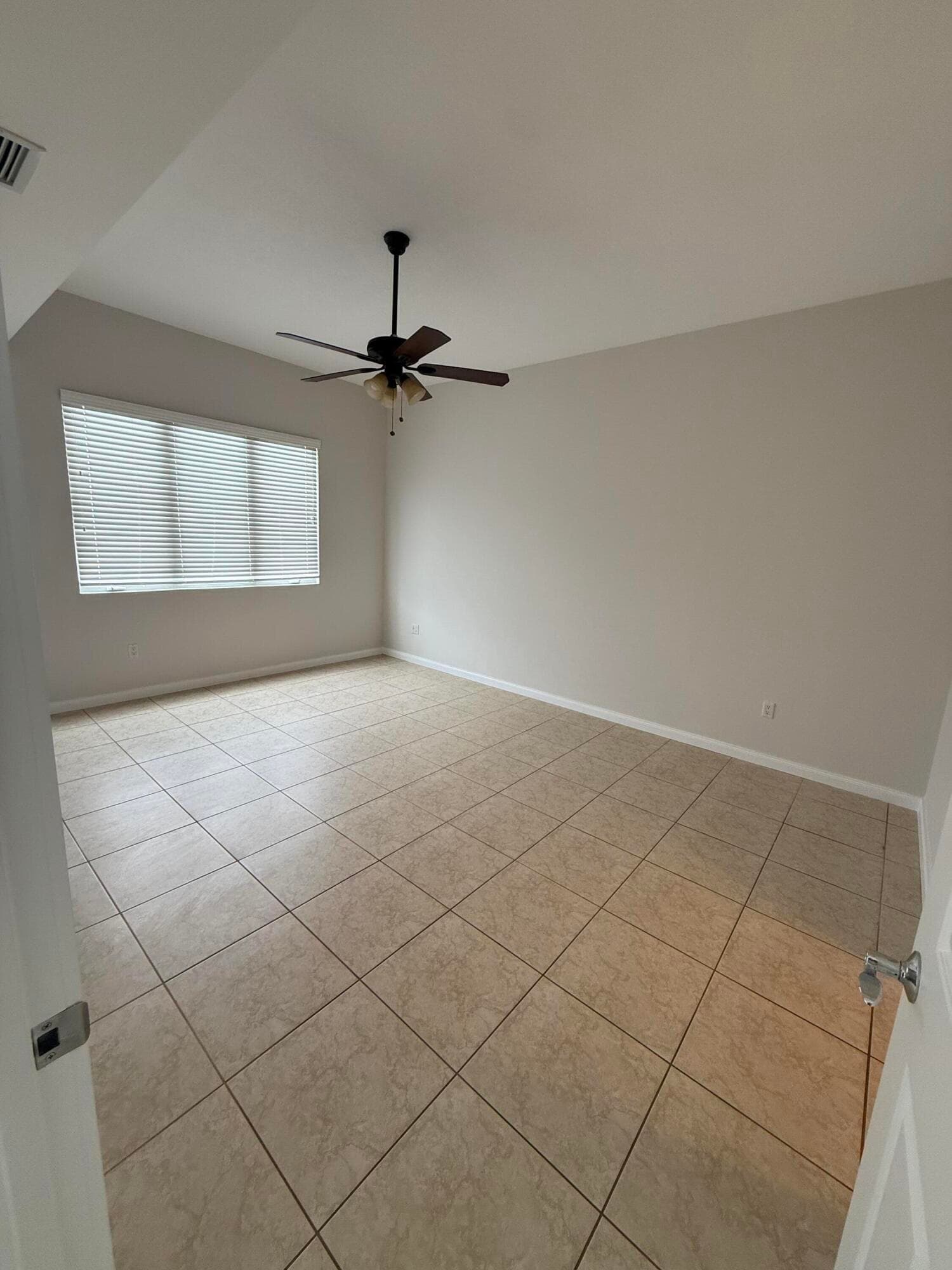 4 Harbour Isle Drive E Unit 204, Fort Pierce, FL 34949 — photo 12 of 32