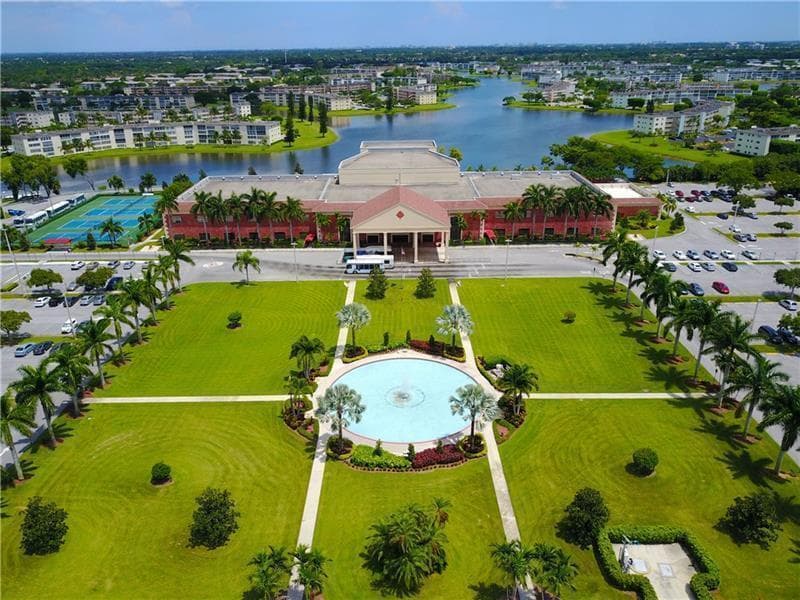 390 Fanshaw J, Boca Raton, FL 33434 — photo 1 of 21