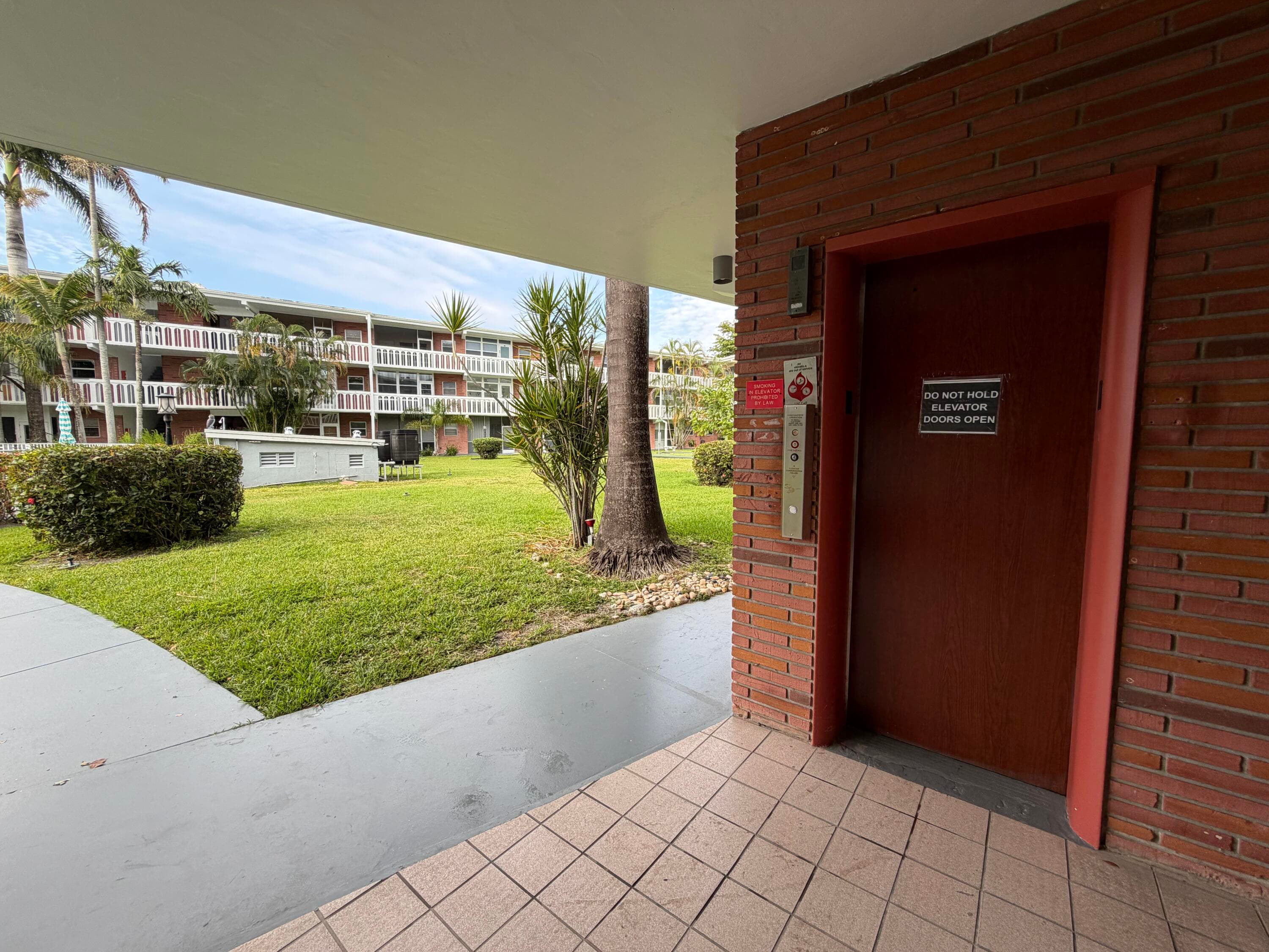 161 NE 10th Avenue 12b, Hallandale Beach, FL 33009 — photo 14 of 41