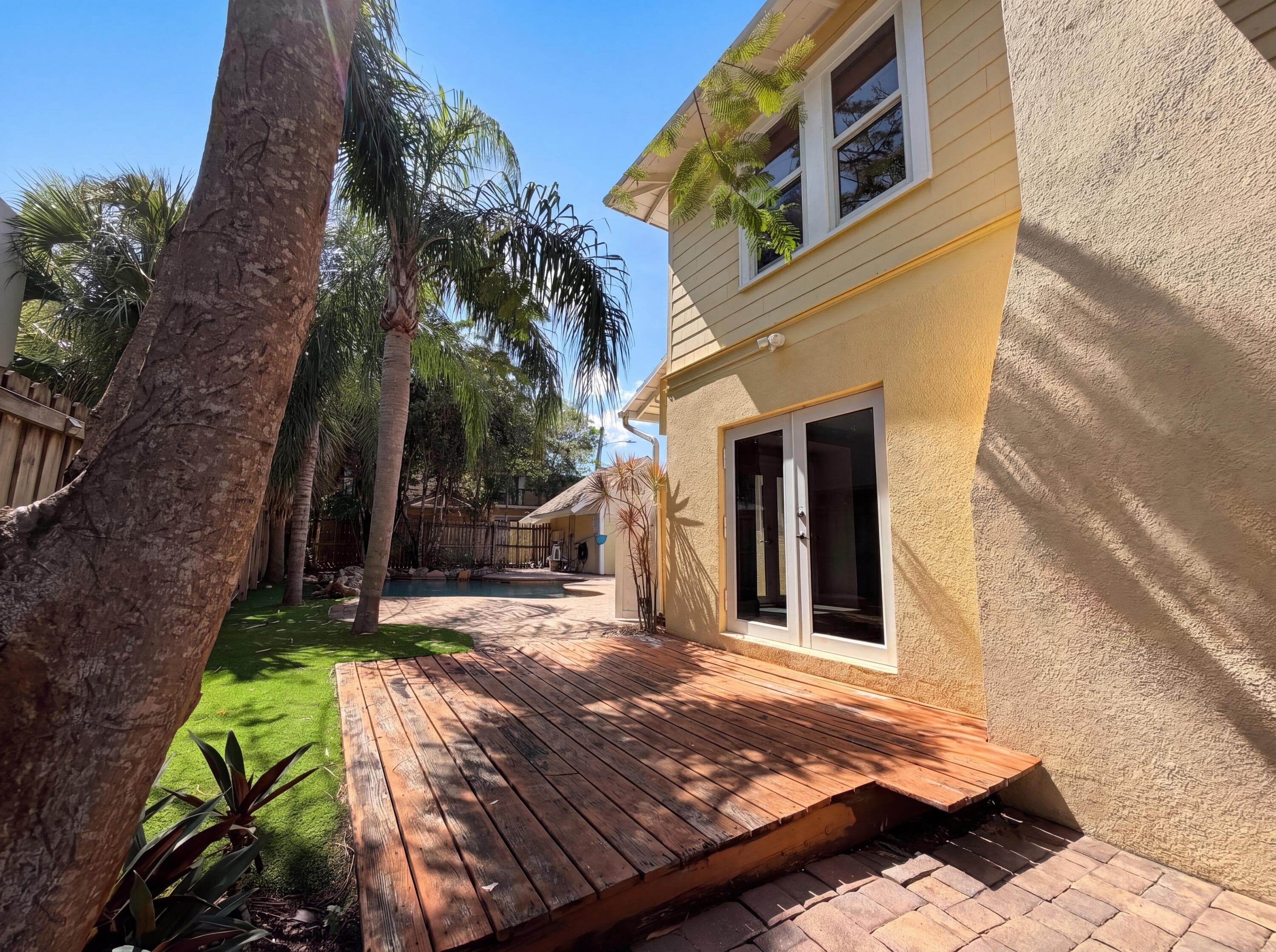 207 S Ocean Breeze, Lake Worth Beach, FL 33460 — photo 6 of 31