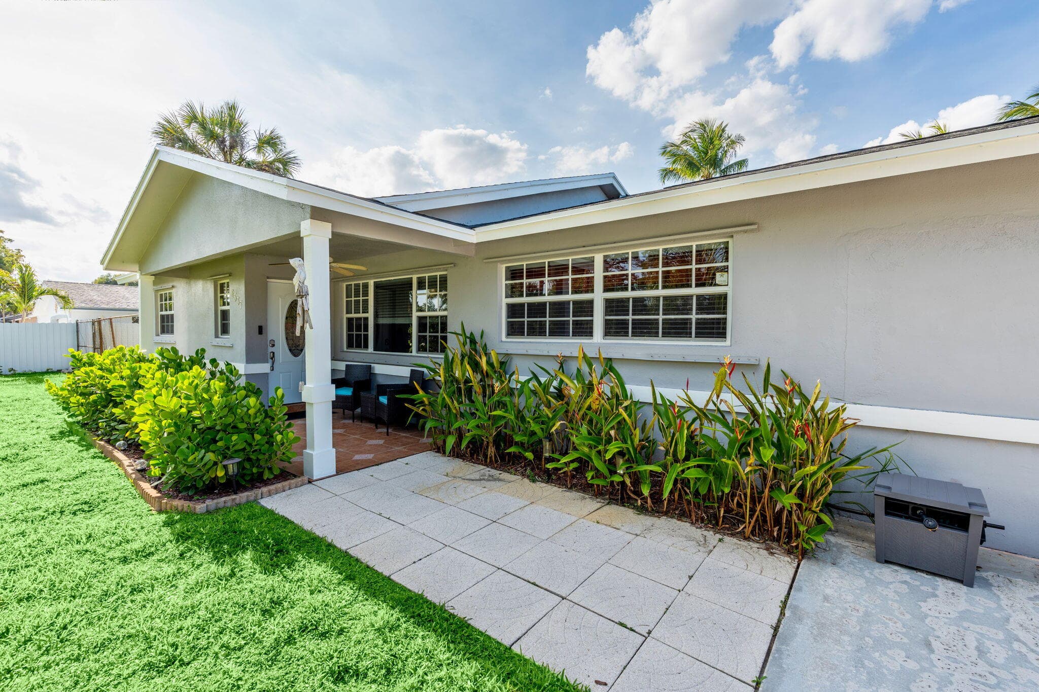 6537 Monmouth Road, West Palm Beach, FL 33413 — photo 4 of 34