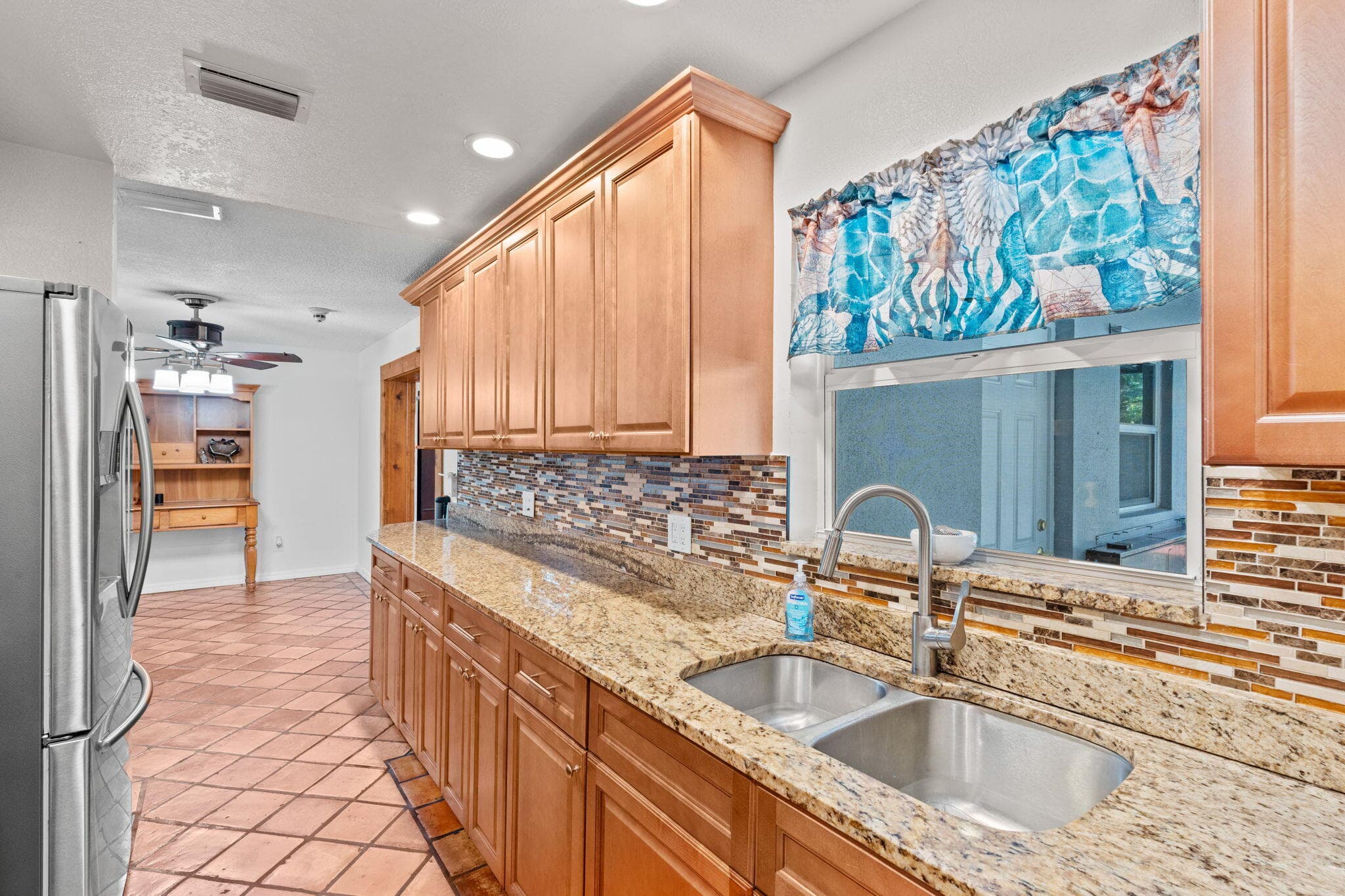 6537 Monmouth Road, West Palm Beach, FL 33413 — photo 10 of 34