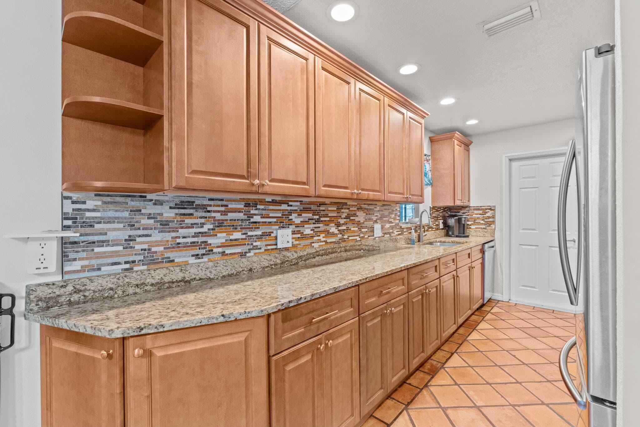 6537 Monmouth Road, West Palm Beach, FL 33413 — photo 13 of 34
