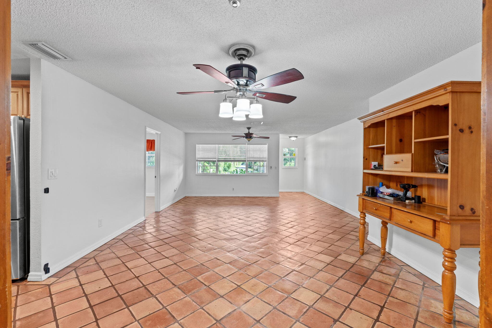 6537 Monmouth Road, West Palm Beach, FL 33413 — photo 8 of 34