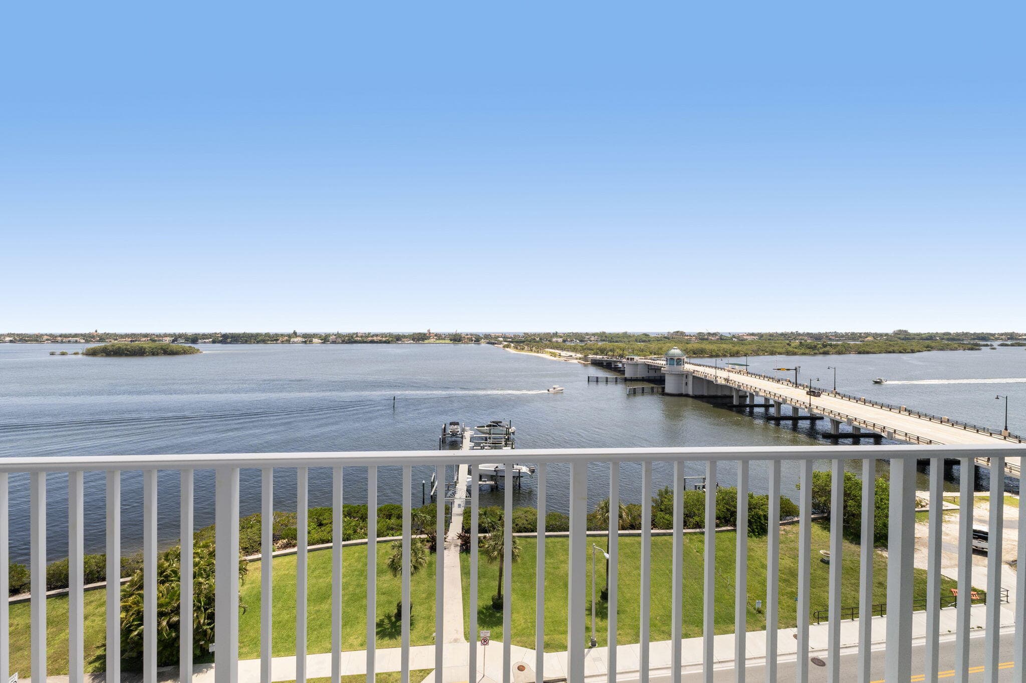 3901 S Flagler Drive 1002, West Palm Beach, FL 33405 — photo 13 of 40
