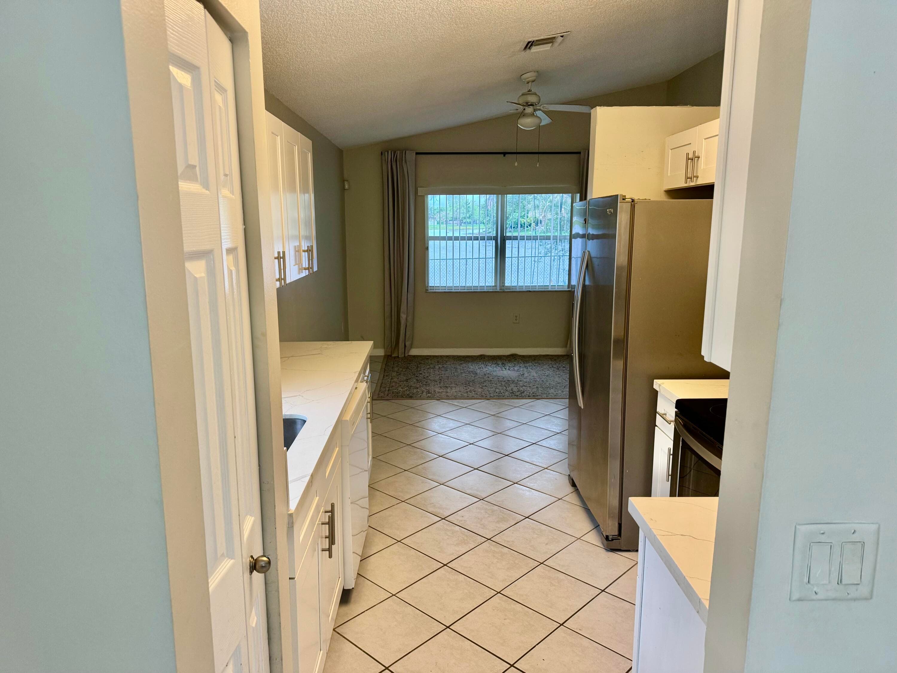 387 SW 206th Avenue 0, Pembroke Pines, FL 33029 — photo 7 of 24
