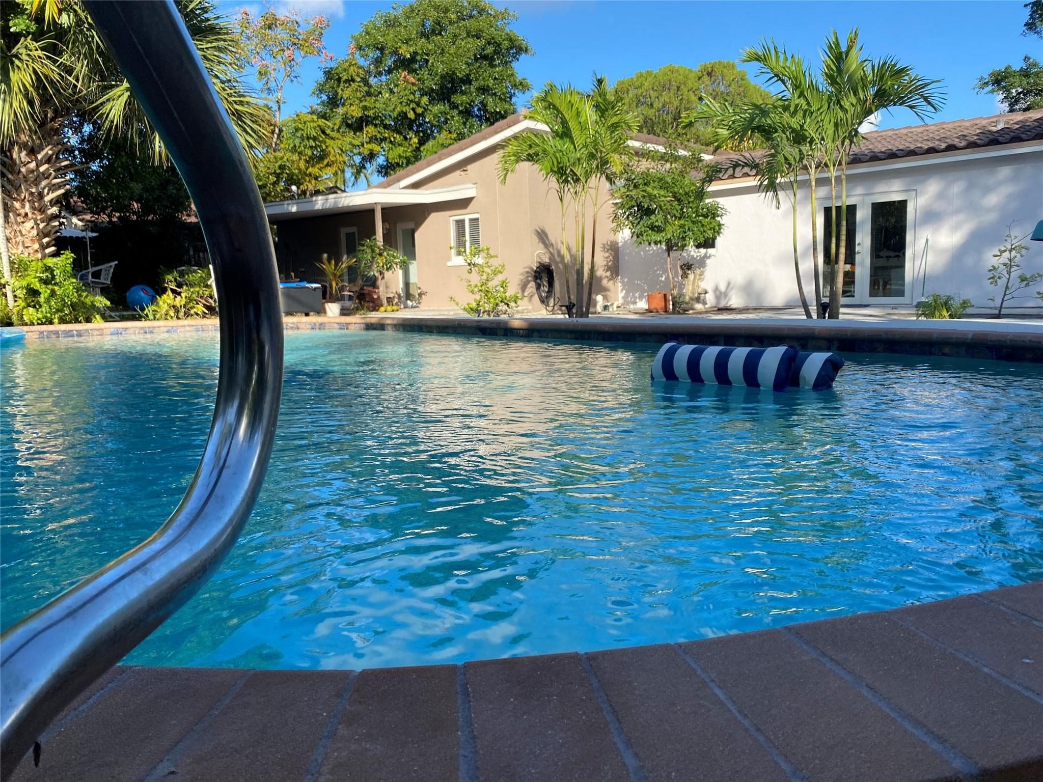 Single Family Residence in Oakland Park — photo 12 of 12